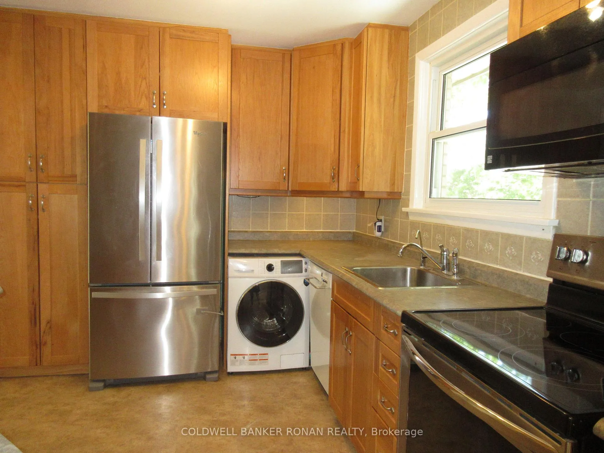 Photo 5 of Unit MAIN FLOOR, 104 Boyne Crescent, New Tecumseth, Alliston — HOMEH