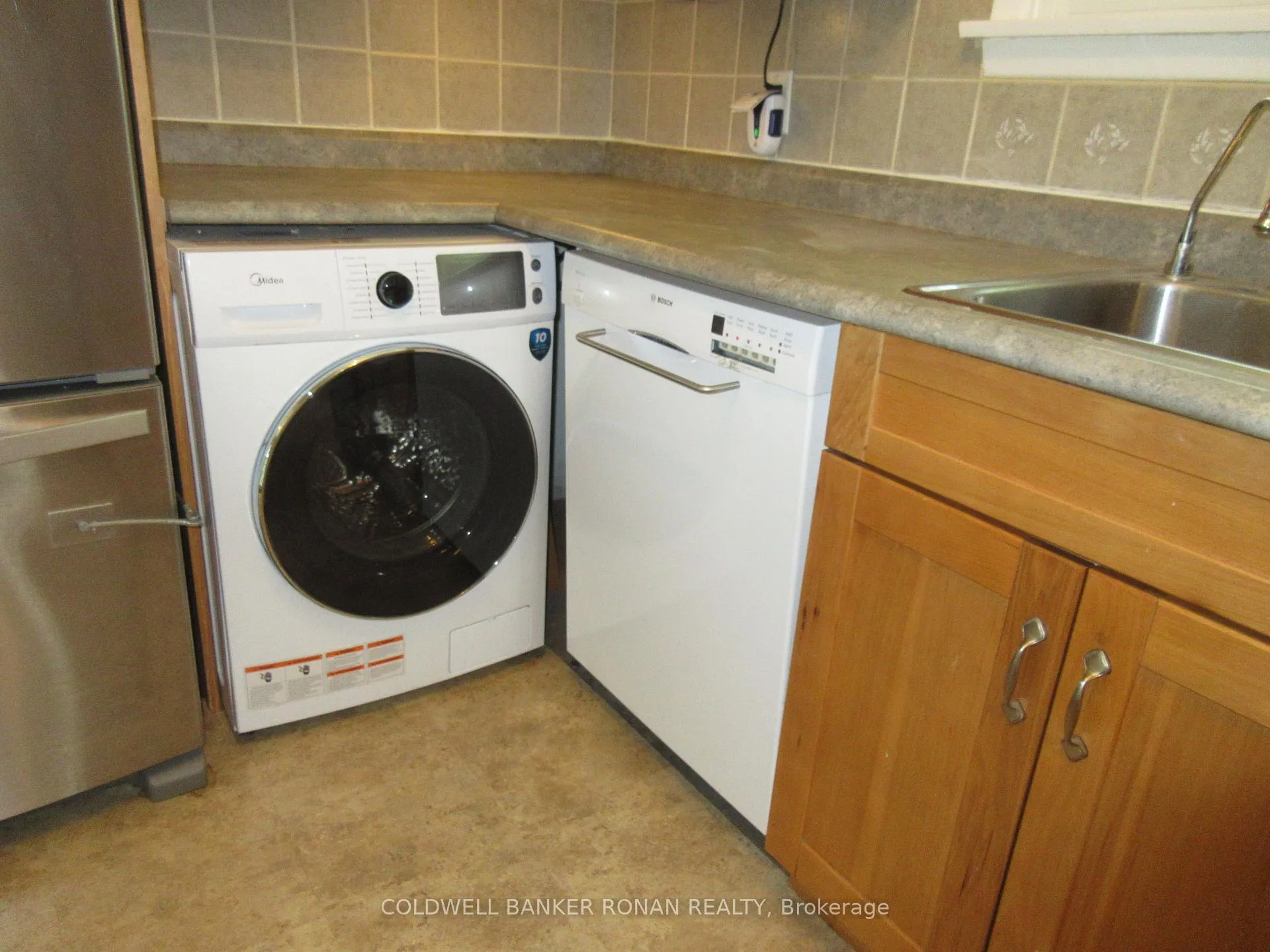 Photo 16 of Unit MAIN FLOOR, 104 Boyne Crescent, New Tecumseth, Alliston — HOMEH