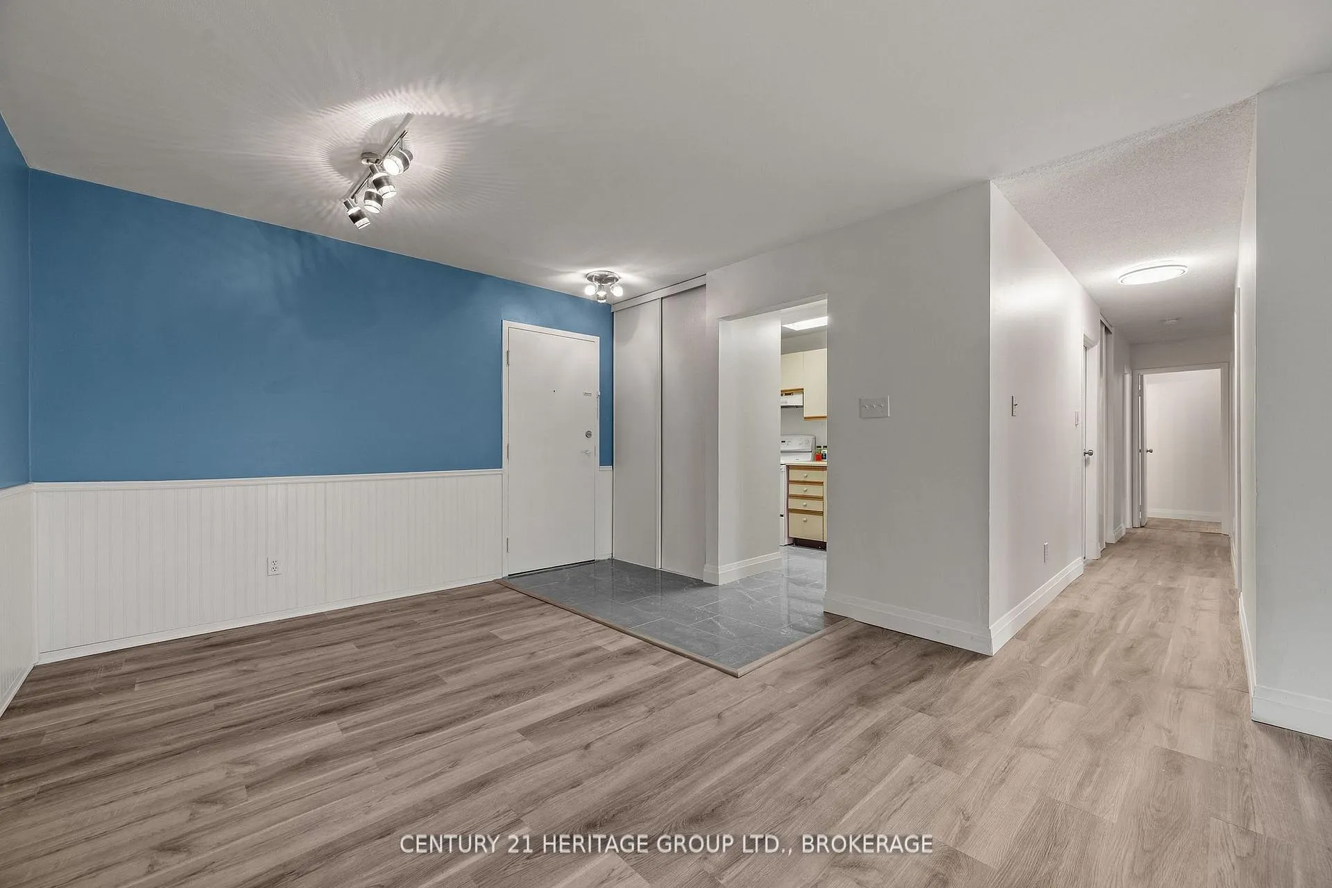 Photo 4 of Unit 202, 561 Armstrong Road, Kingston, East Gardiners Rd — HOMEH