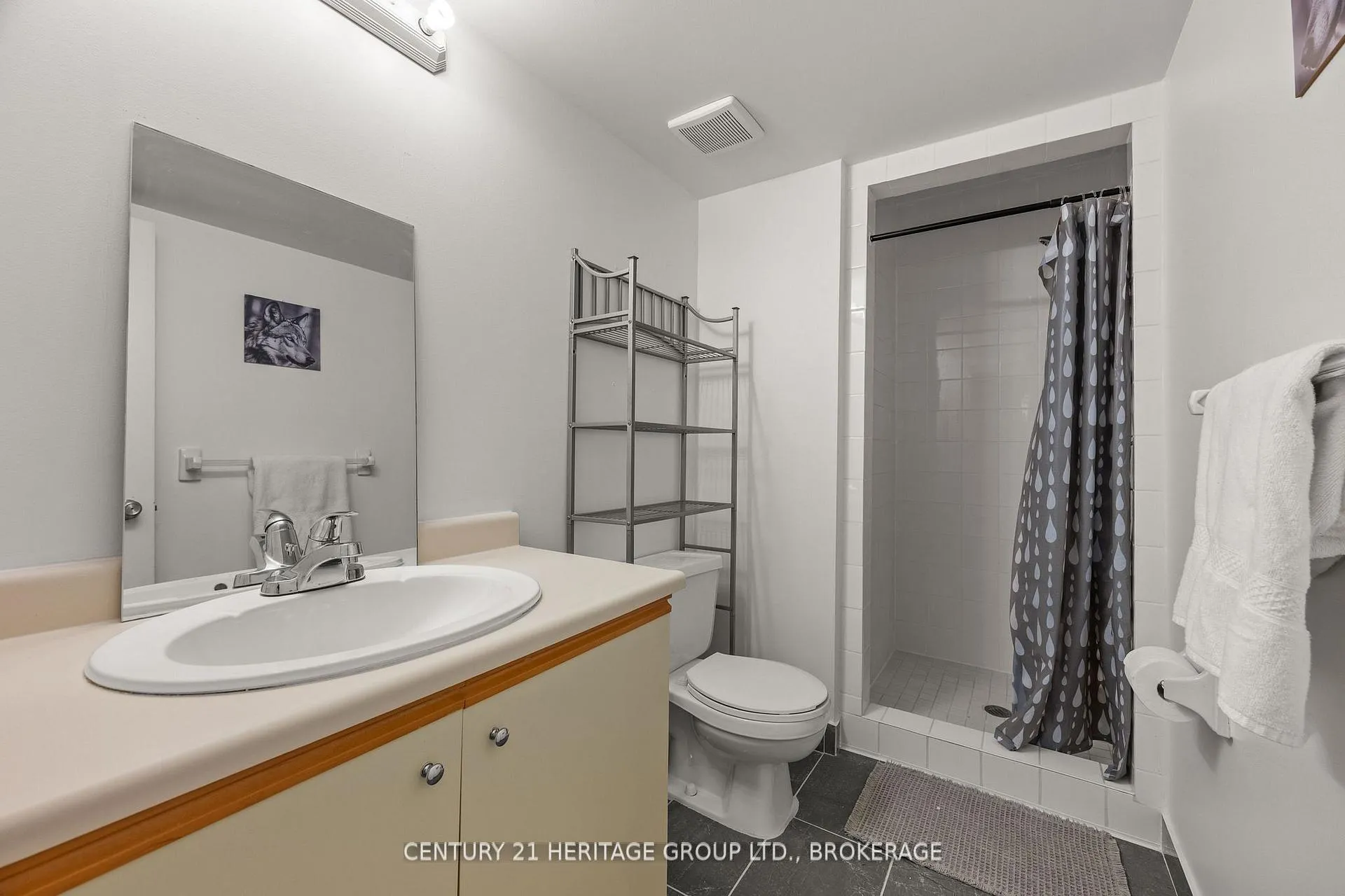 Photo 11 of Unit 202, 561 Armstrong Road, Kingston, East Gardiners Rd — HOMEH