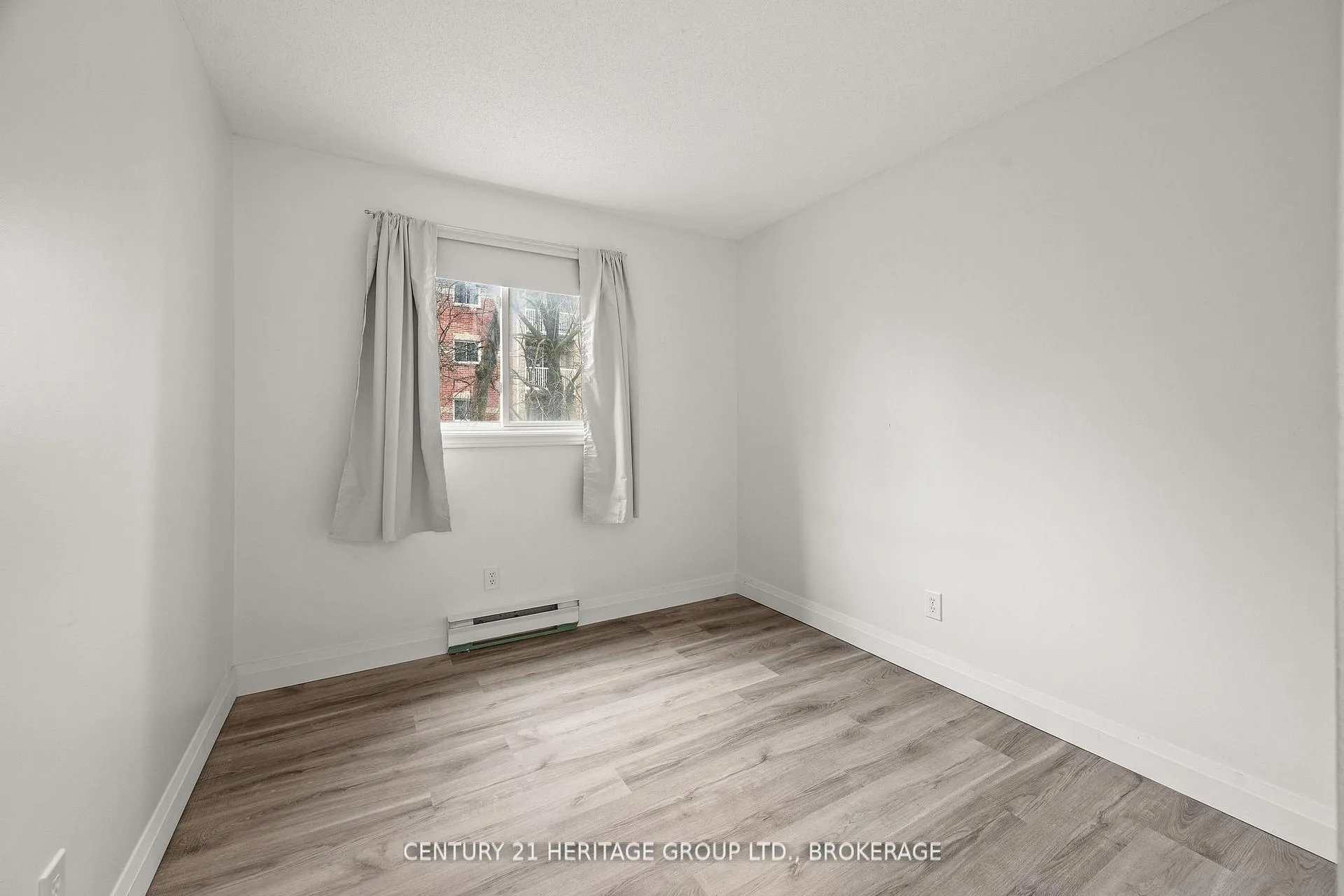 Photo 14 of Unit 202, 561 Armstrong Road, Kingston, East Gardiners Rd — HOMEH