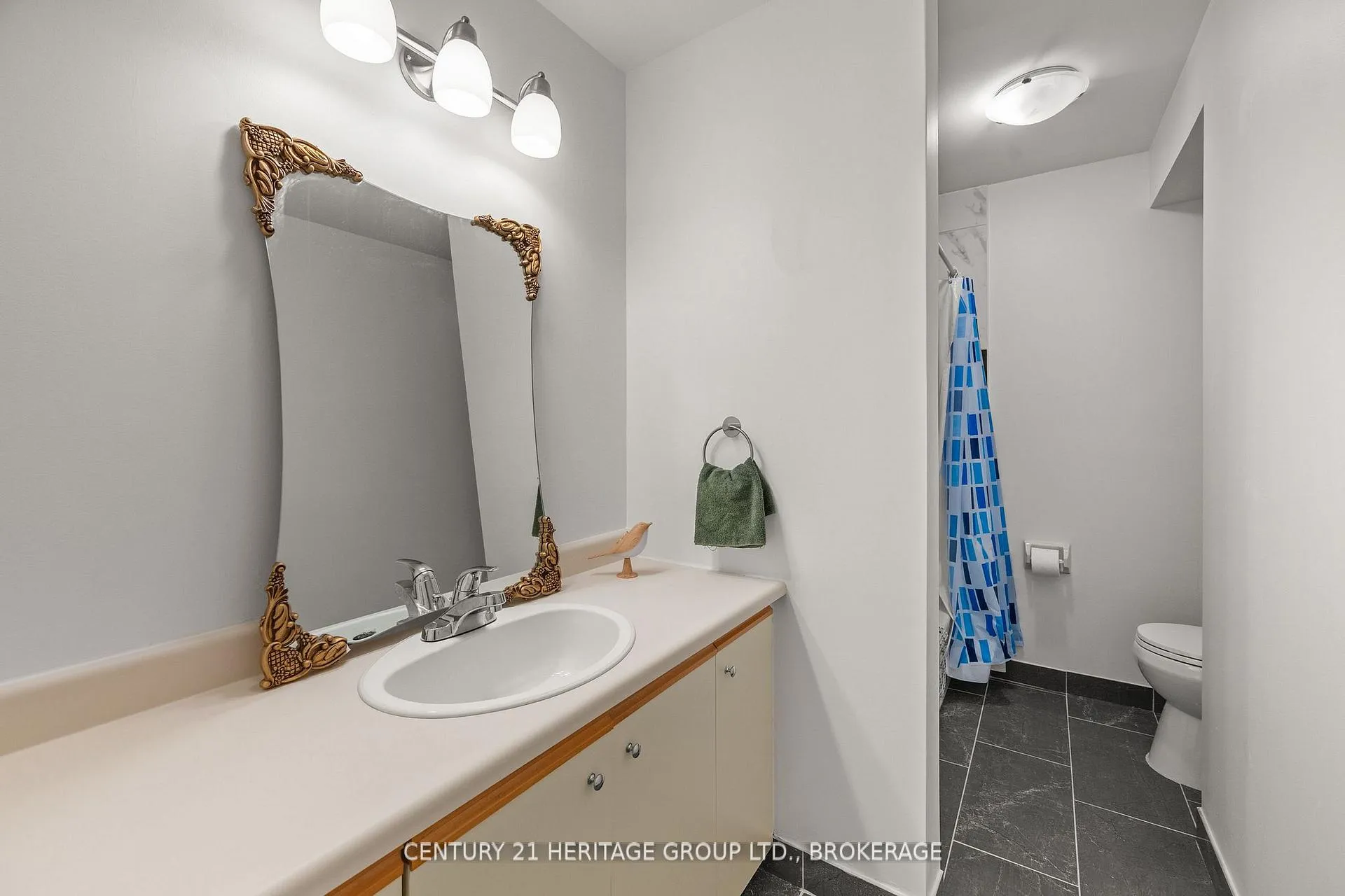 Photo 17 of Unit 202, 561 Armstrong Road, Kingston, East Gardiners Rd — HOMEH