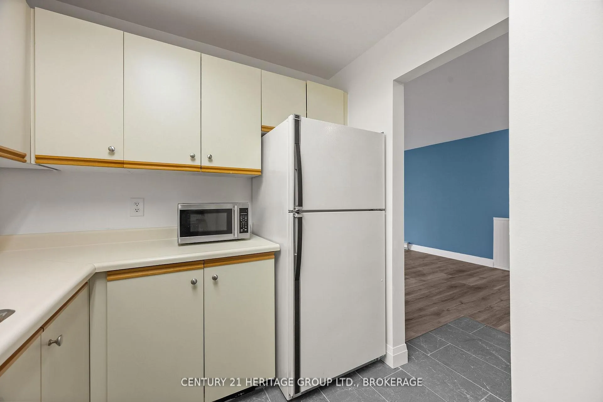 Photo 19 of Unit 202, 561 Armstrong Road, Kingston, East Gardiners Rd — HOMEH