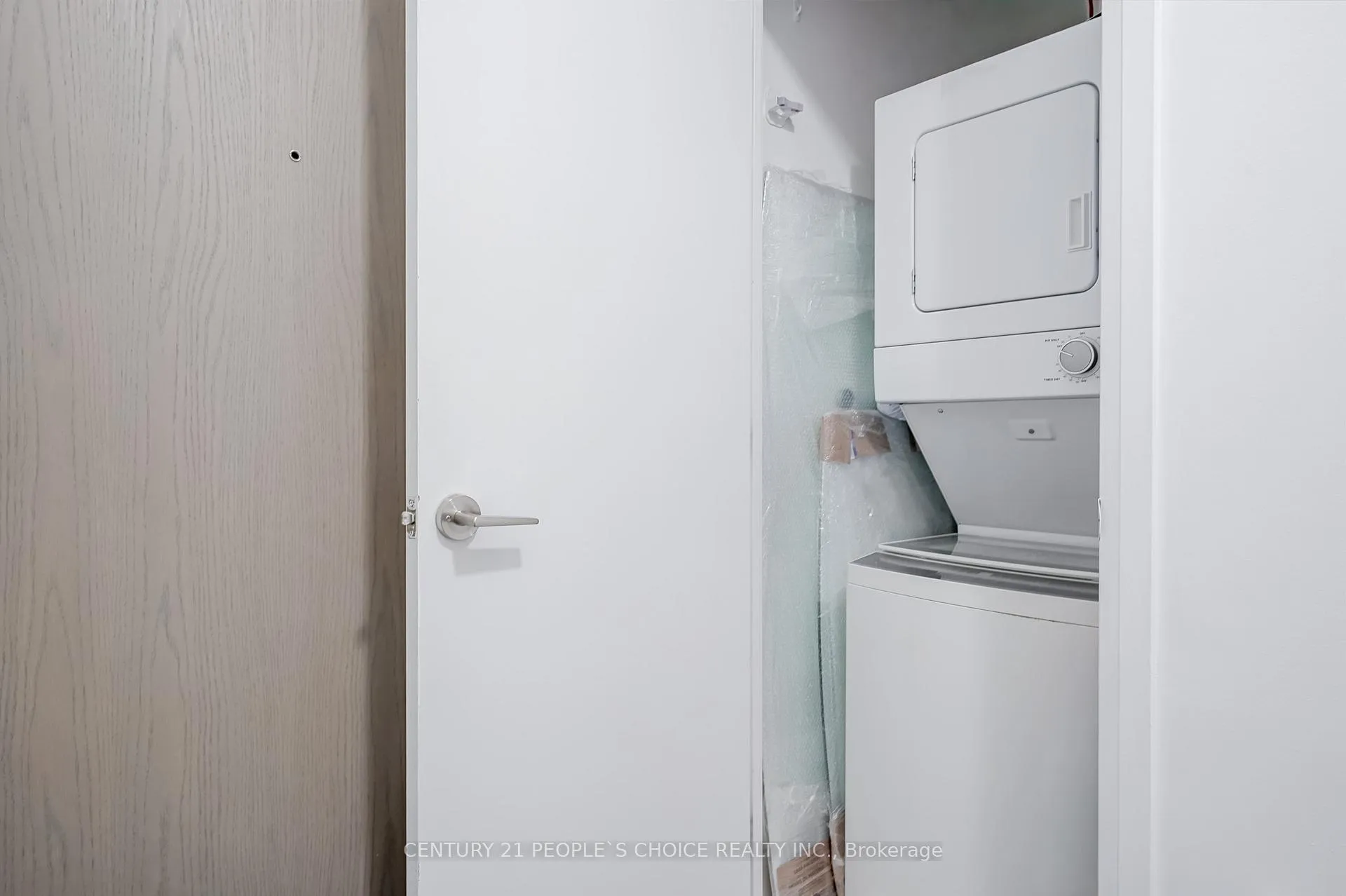 Photo 9 of Unit 110, 4800 Highway 7 Road, Vaughan, East Woodbridge — HOMEH