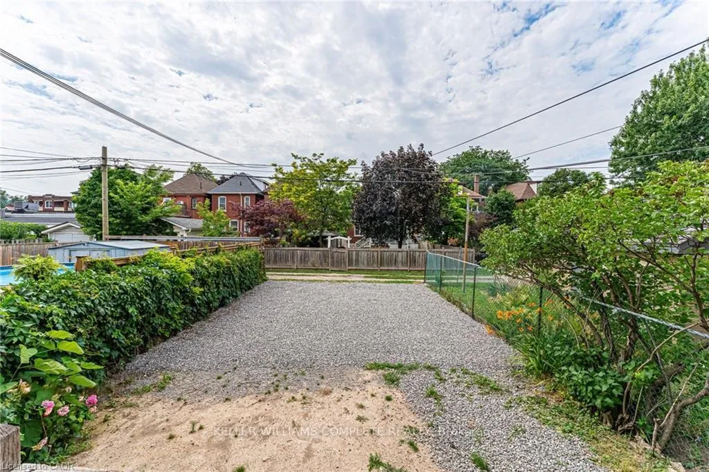Photo 12 of Unit 2, 15 Barnesdale Avenue N, Hamilton, Stipley — HOMEH