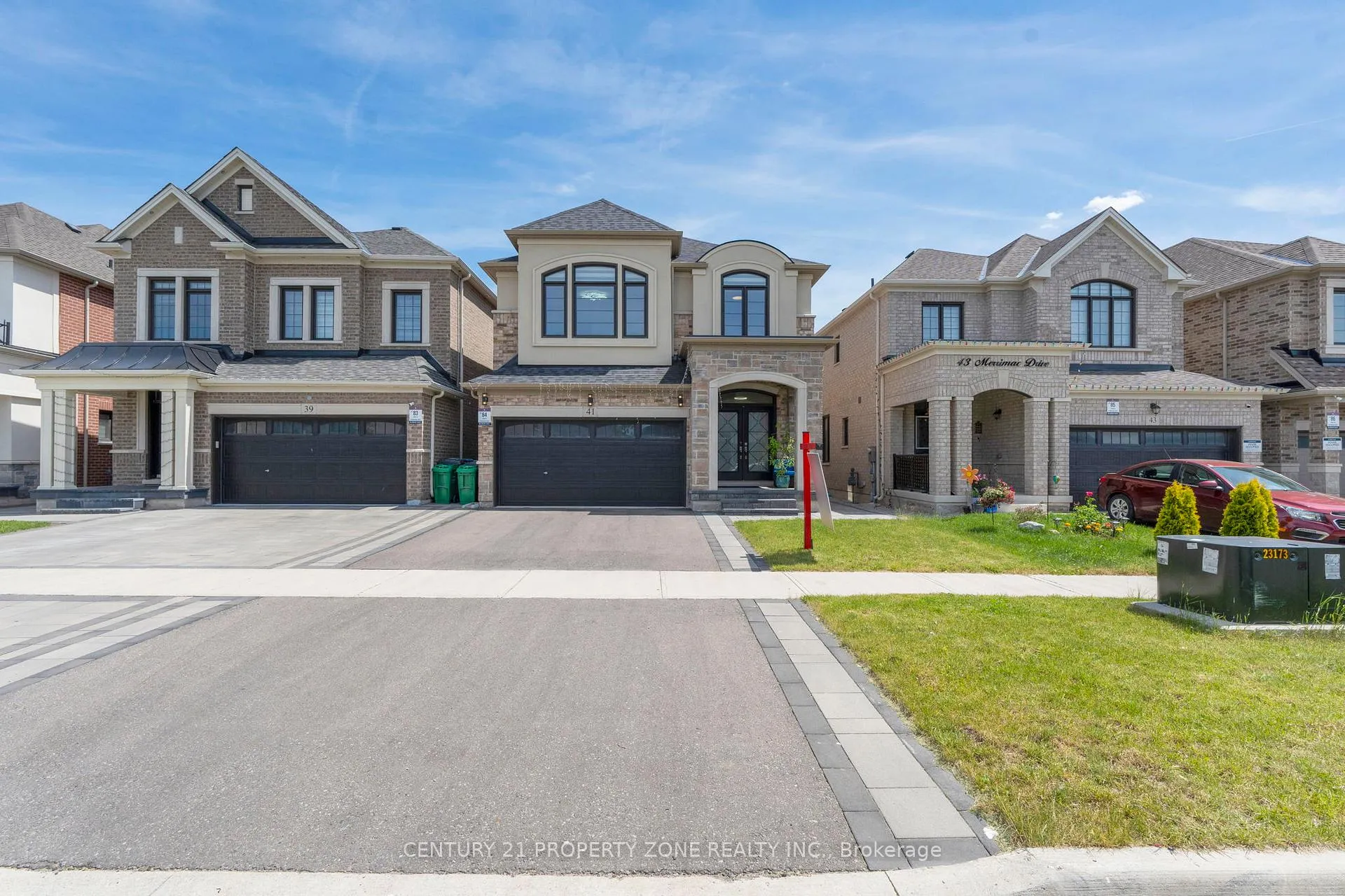 Photo 2 of 41 Merrimac Drive, Brampton, Bram West — HOMEH