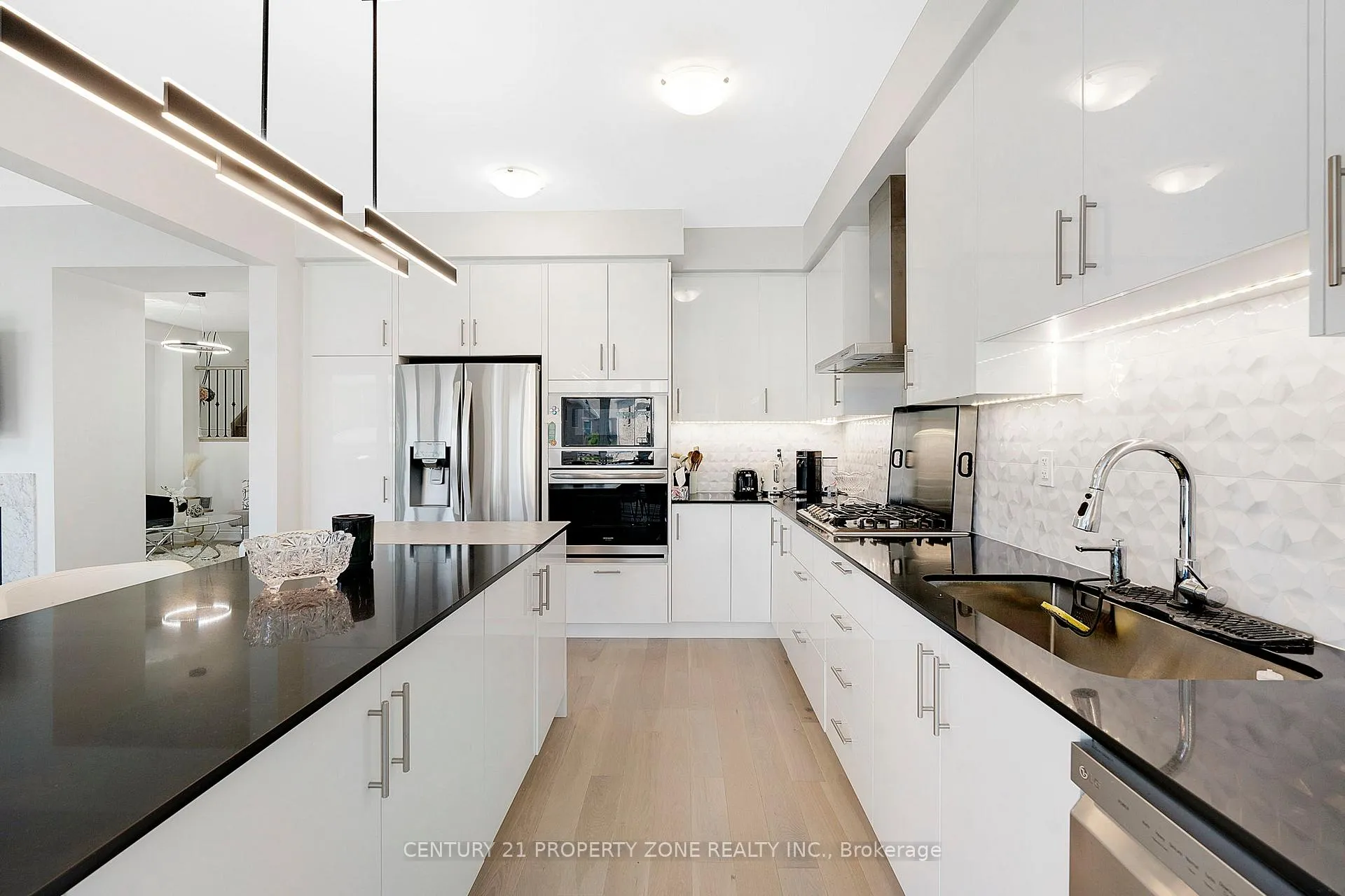 Photo 15 of 41 Merrimac Drive, Brampton, Bram West — HOMEH