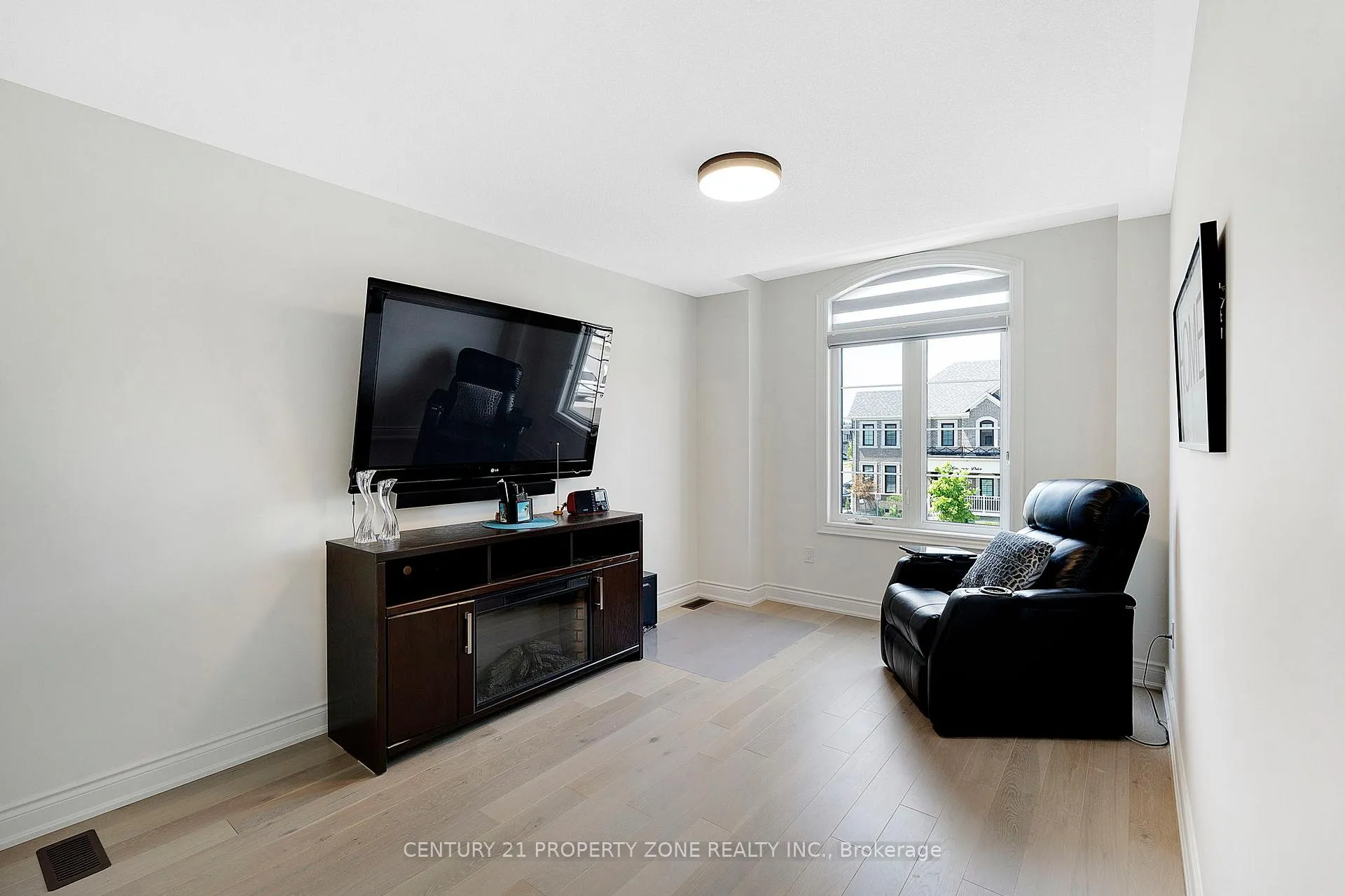 Photo 18 of 41 Merrimac Drive, Brampton, Bram West — HOMEH
