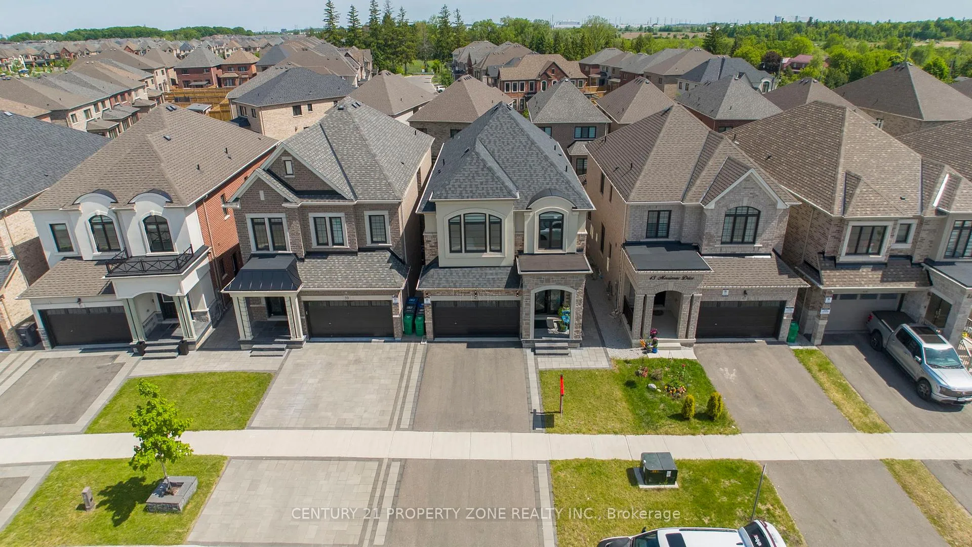 Photo 37 of 41 Merrimac Drive, Brampton, Bram West — HOMEH