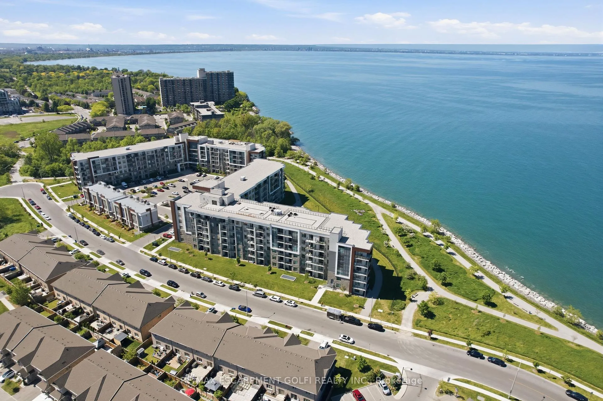 Front of Unit 129, 101 Shoreview Place