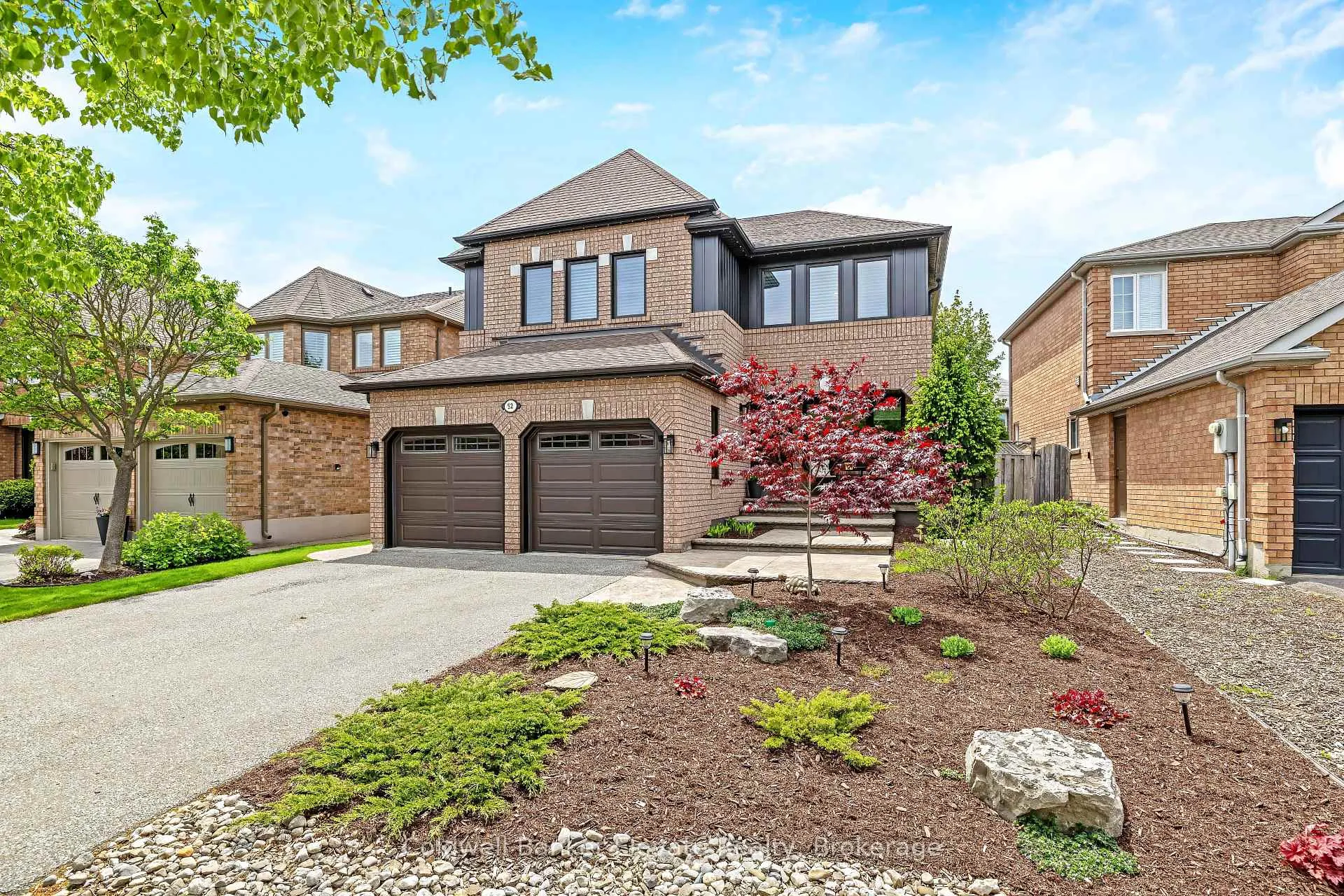 Photo 3 of 52 Curry Crescent, Halton Hills, Georgetown — HOMEH