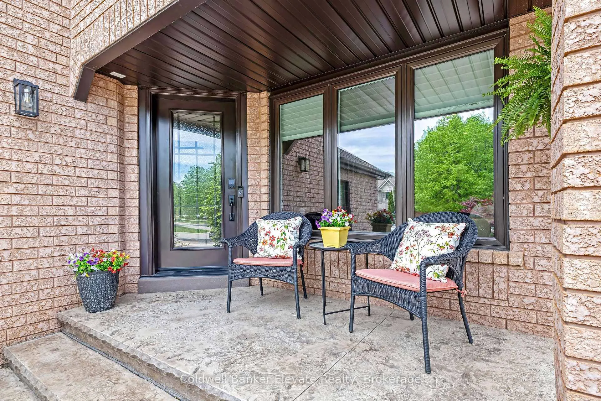 Photo 5 of 52 Curry Crescent, Halton Hills, Georgetown — HOMEH