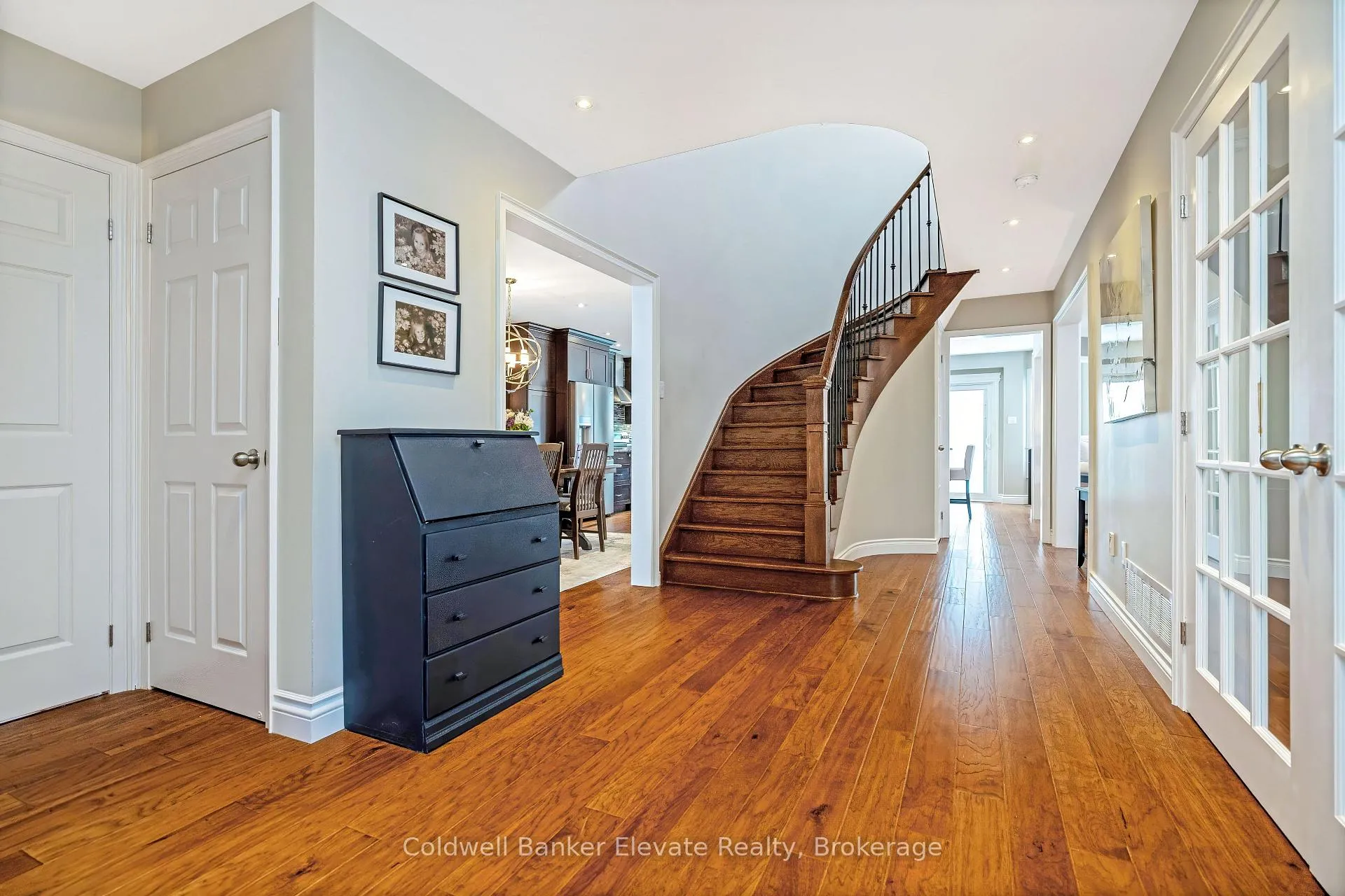 Photo 7 of 52 Curry Crescent, Halton Hills, Georgetown — HOMEH
