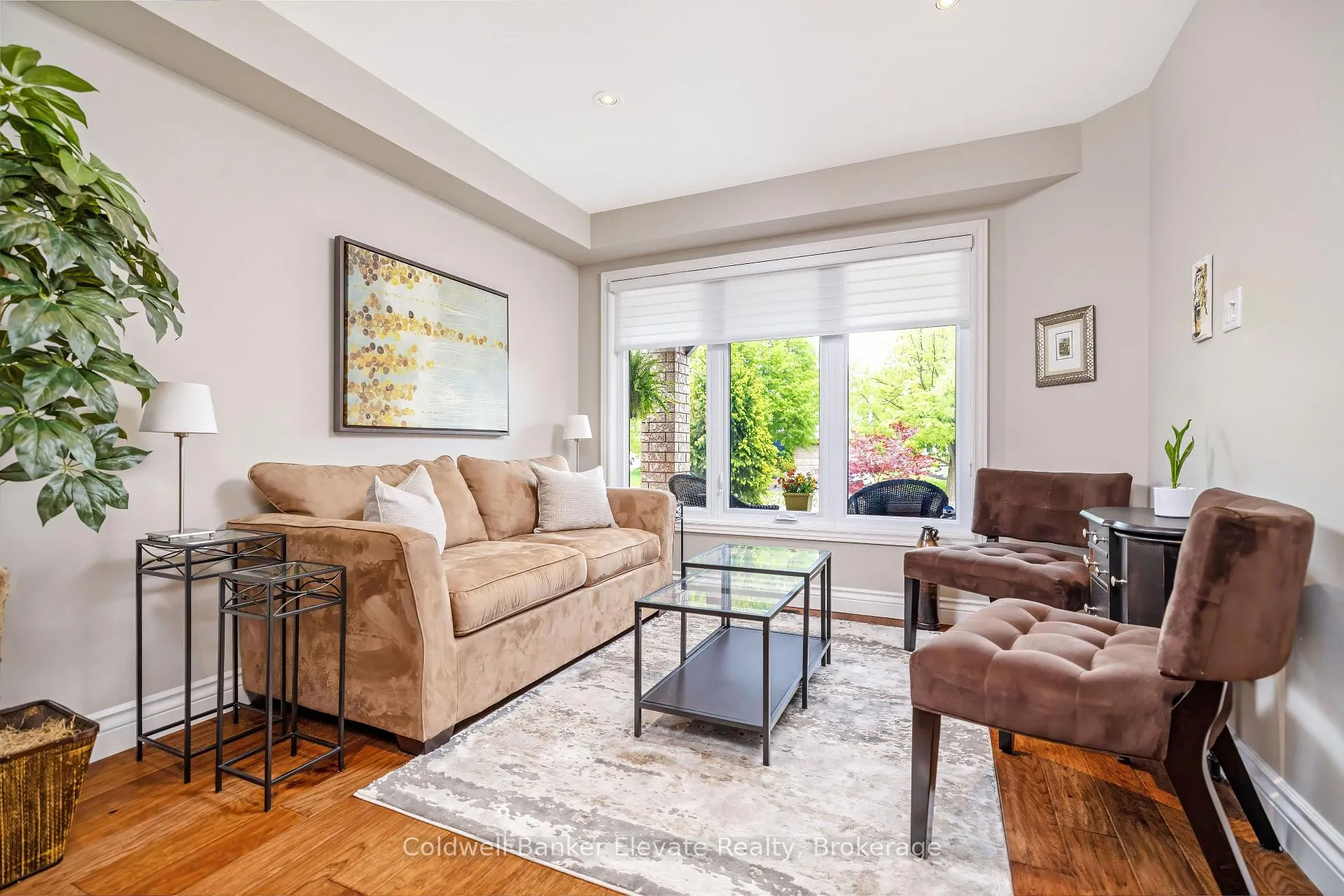 Photo 9 of 52 Curry Crescent, Halton Hills, Georgetown — HOMEH