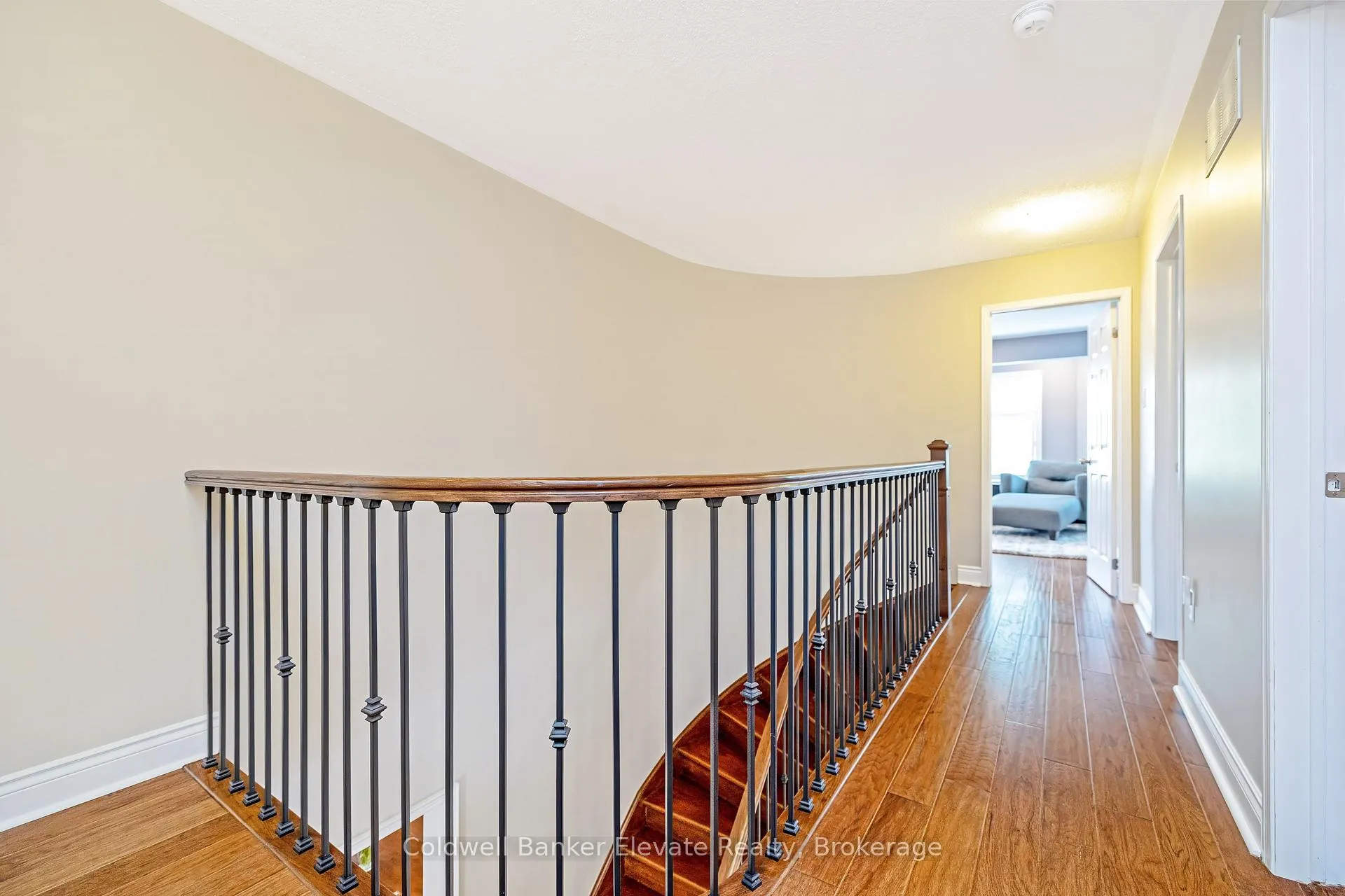 Photo 24 of 52 Curry Crescent, Halton Hills, Georgetown — HOMEH