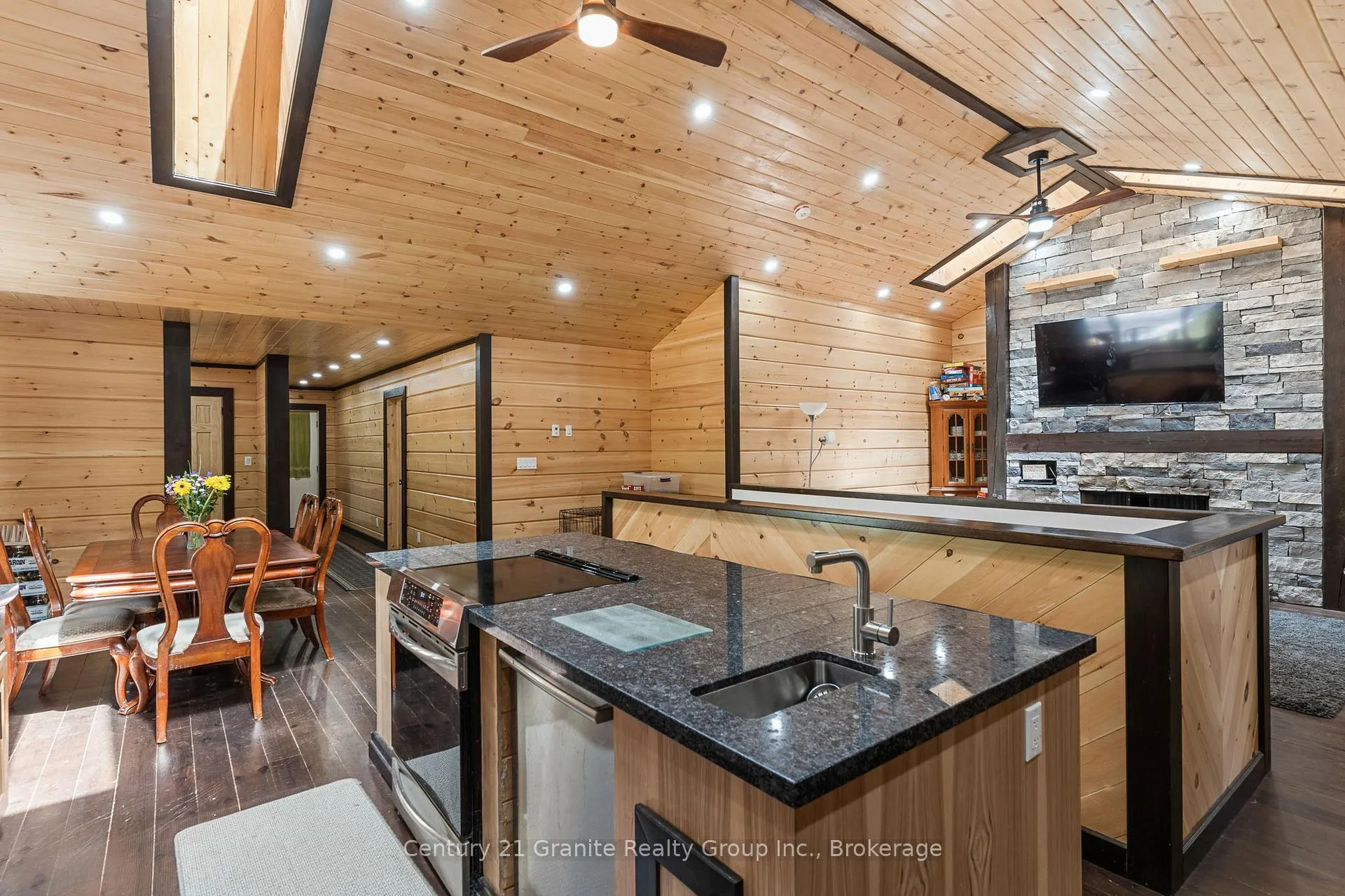 Photo 12 of 1007 Winding Creek Road, Minden Hills, Anson — HOMEH