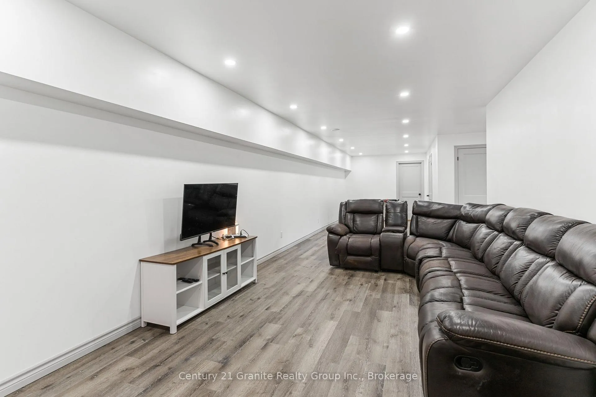 Photo 29 of 1007 Winding Creek Road, Minden Hills, Anson — HOMEH