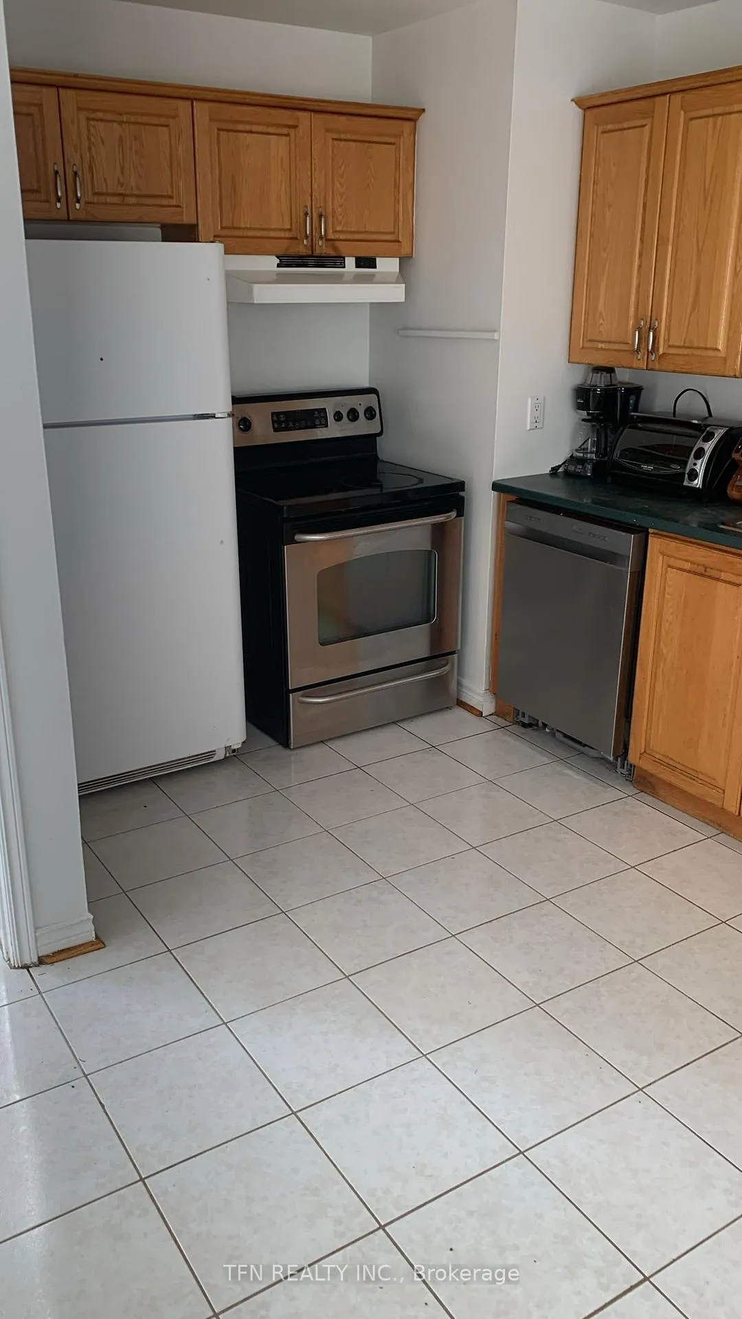 Photo 1 of Unit Upper, 26 Jones Court, Aurora, Aurora Highlands — HOMEH