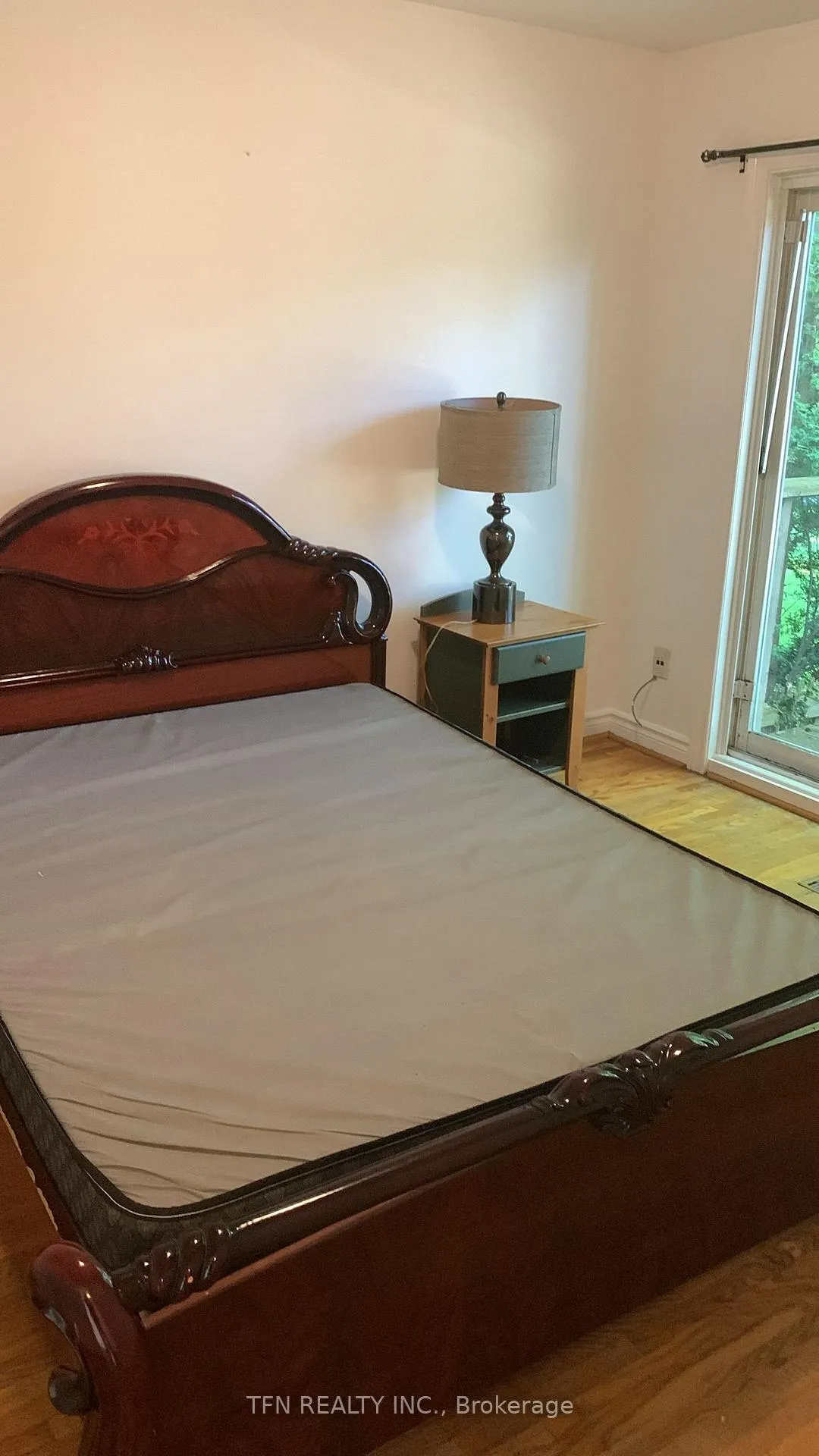 Photo 6 of Unit Upper, 26 Jones Court, Aurora, Aurora Highlands — HOMEH