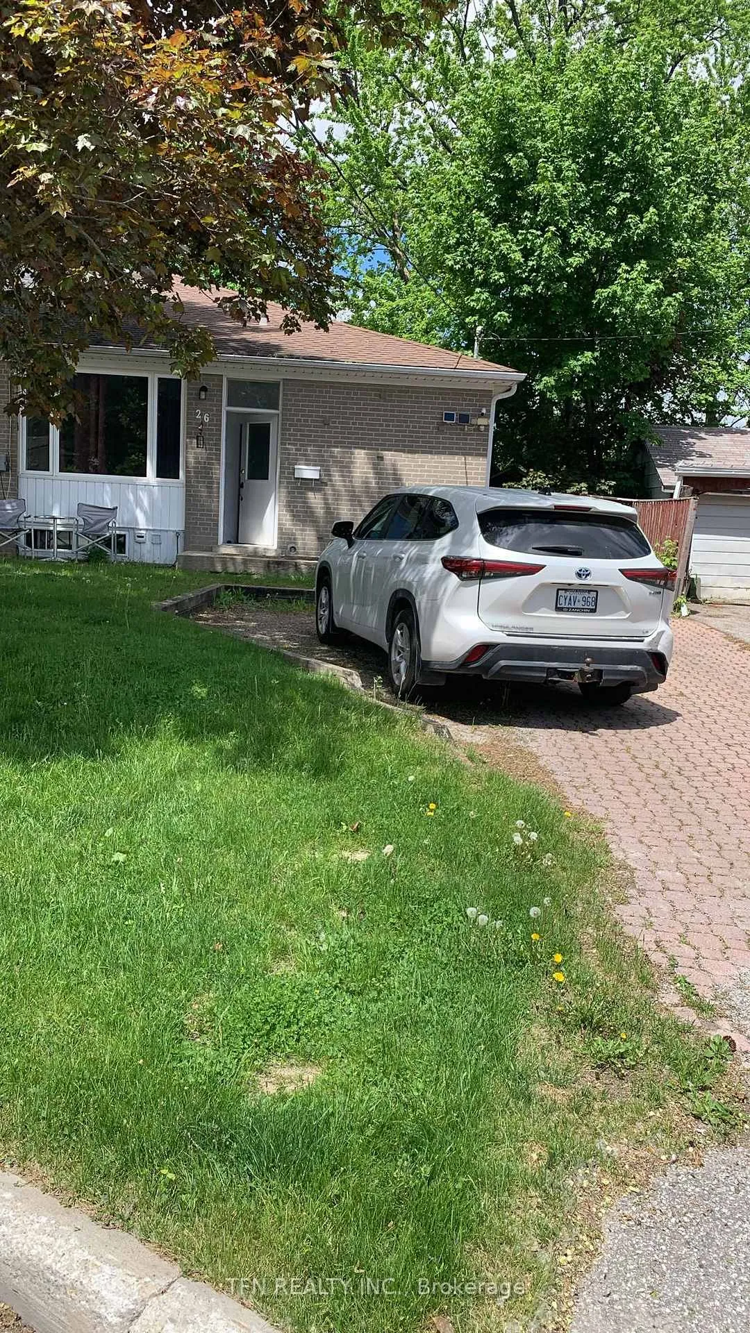 Photo 11 of Unit Upper, 26 Jones Court, Aurora, Aurora Highlands — HOMEH