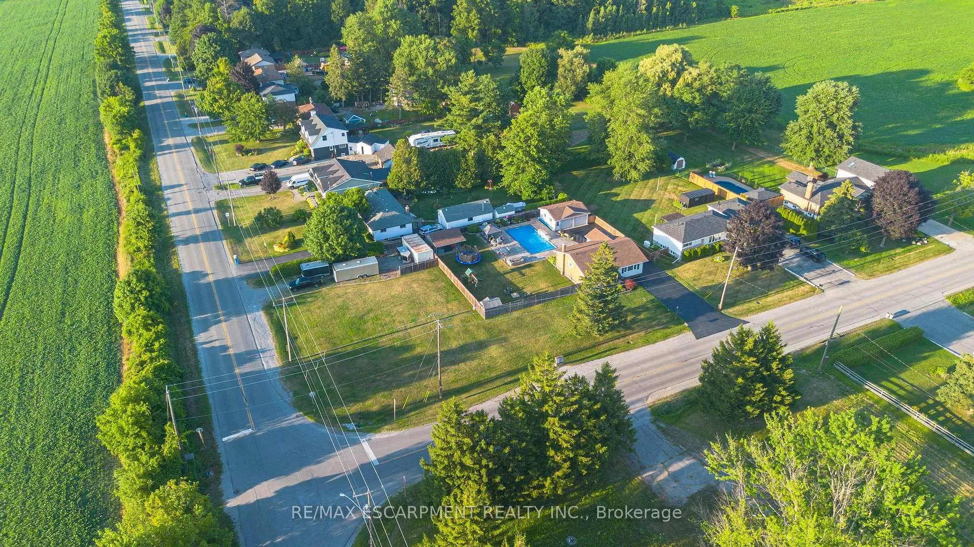 Photo 48 of 9924 Dickenson Road W, Hamilton, Airport Employment Area — HOMEH