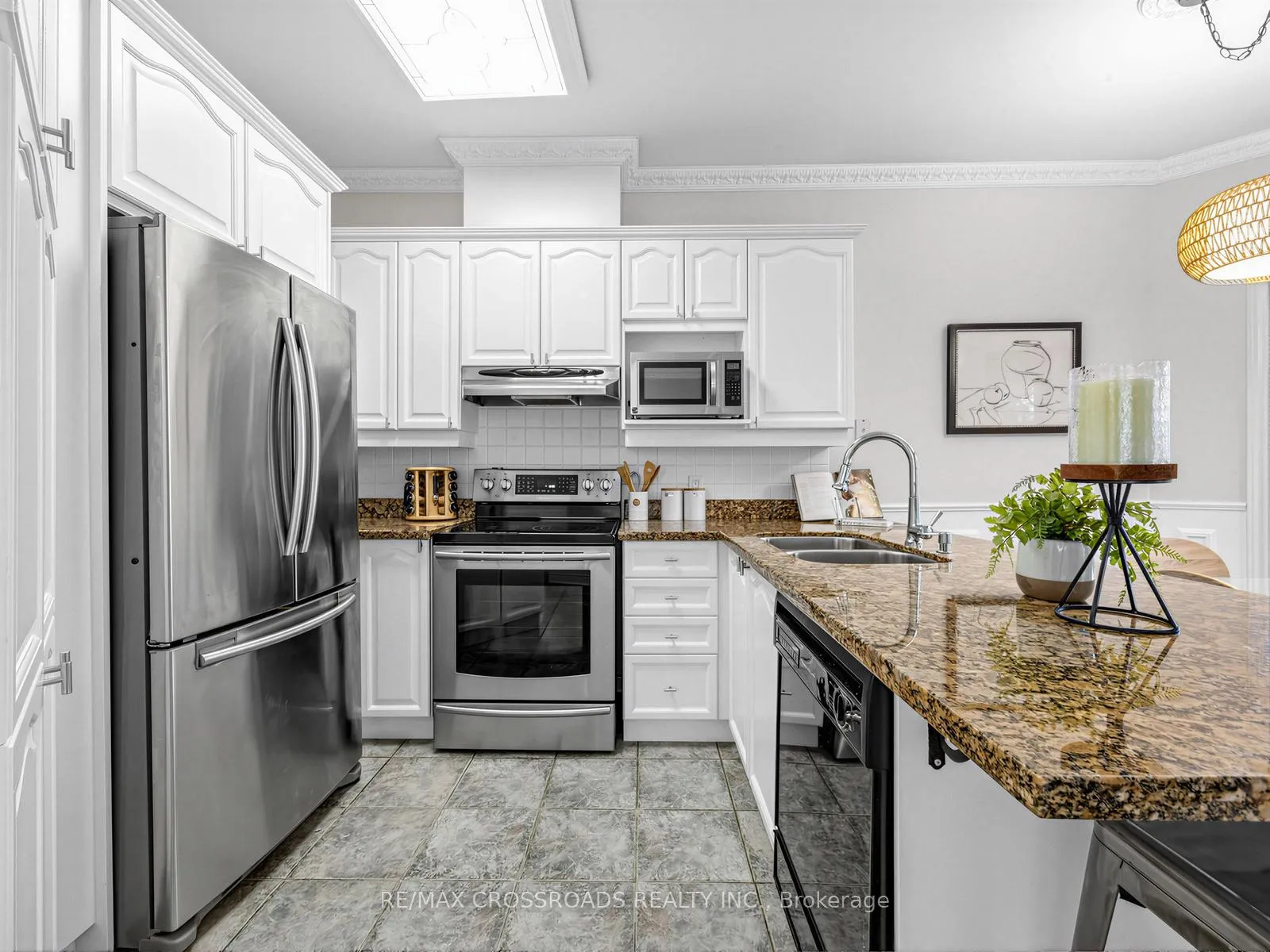 Photo 16 of 484 Poplar Avenue, Ajax, South East — HOMEH