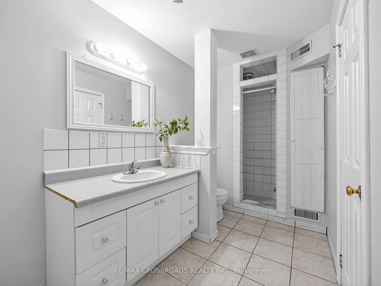 Photo 28 of 484 Poplar Avenue, Ajax, South East — HOMEH