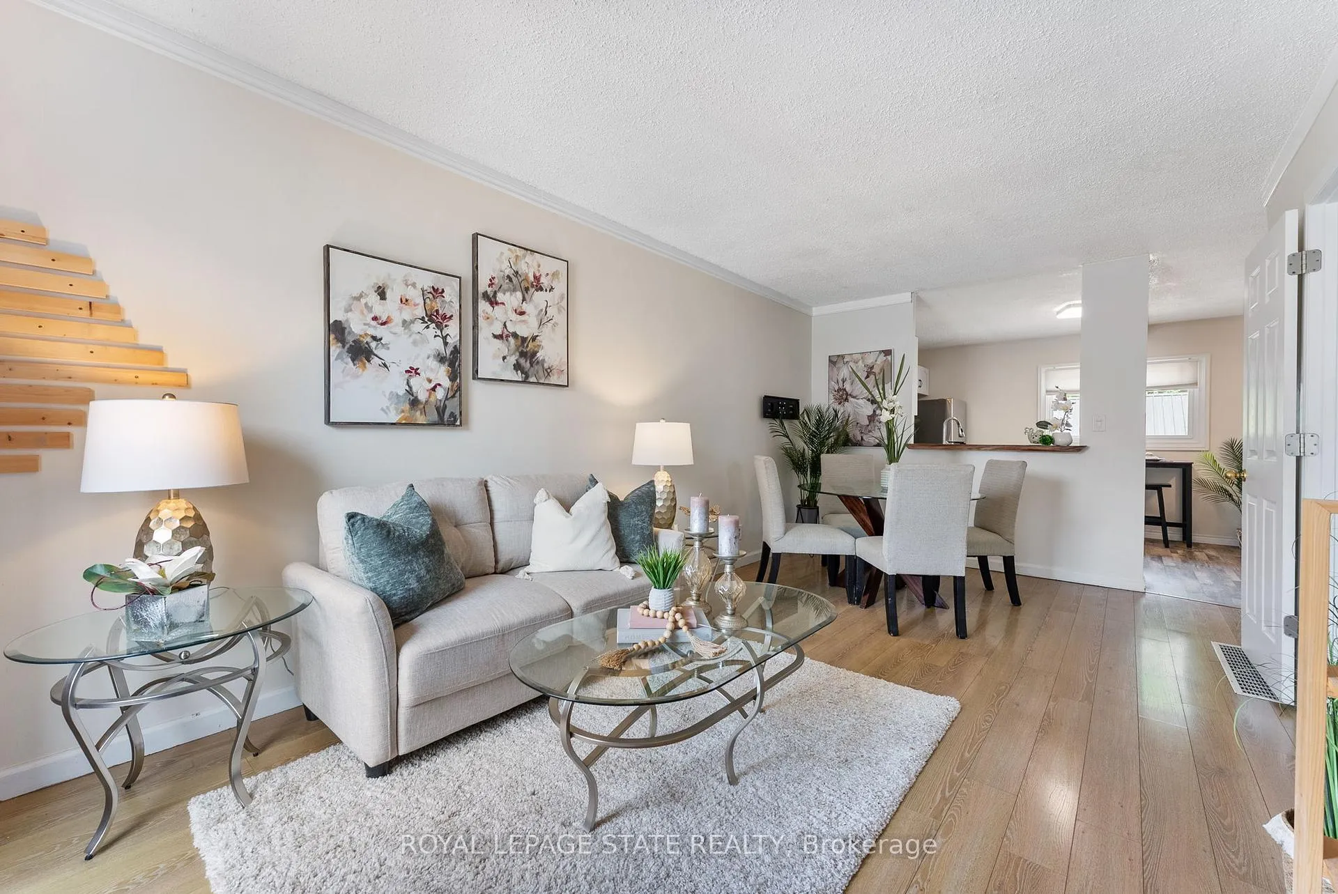 Photo 4 of 544 Mary Street, Hamilton, North End — HOMEH