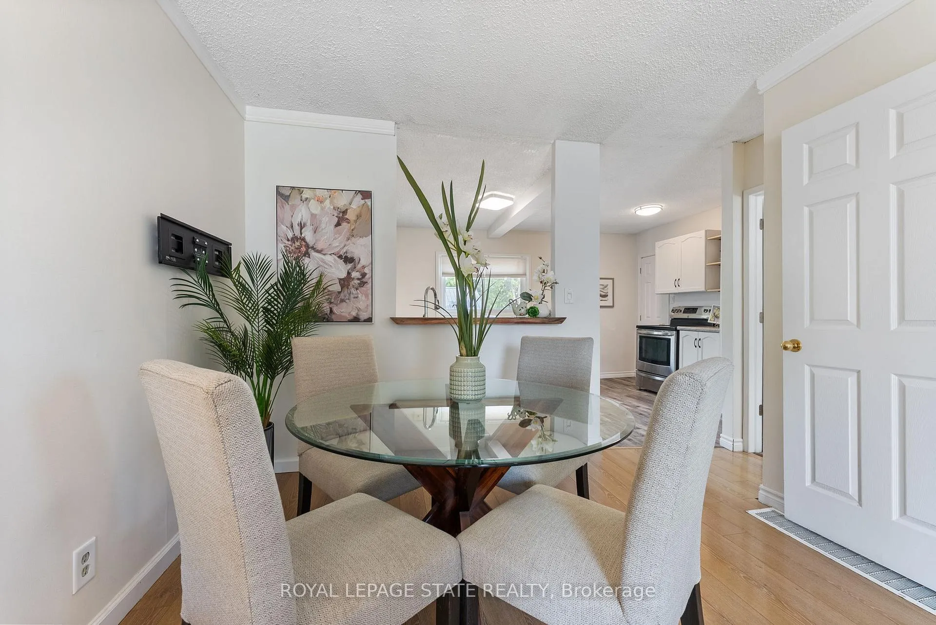 Photo 5 of 544 Mary Street, Hamilton, North End — HOMEH