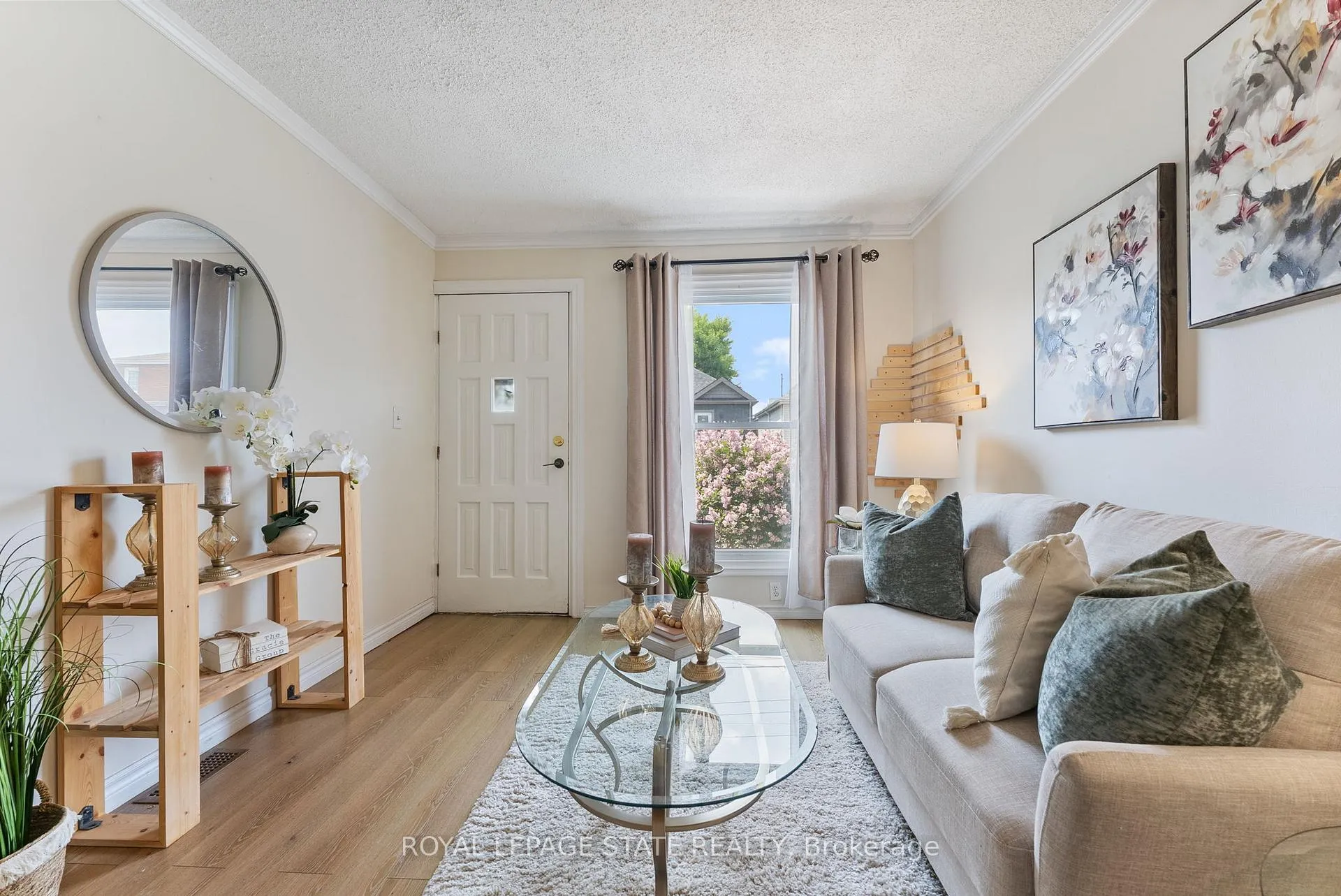 Photo 6 of 544 Mary Street, Hamilton, North End — HOMEH