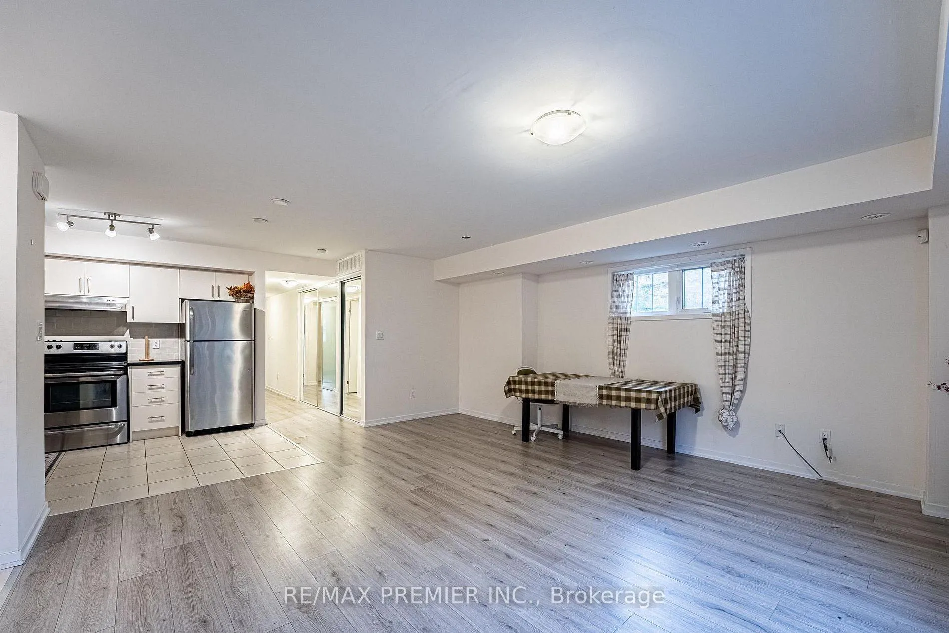 Photo 4 of Unit B02, 26 Bruce Street, Vaughan, East Woodbridge — HOMEH