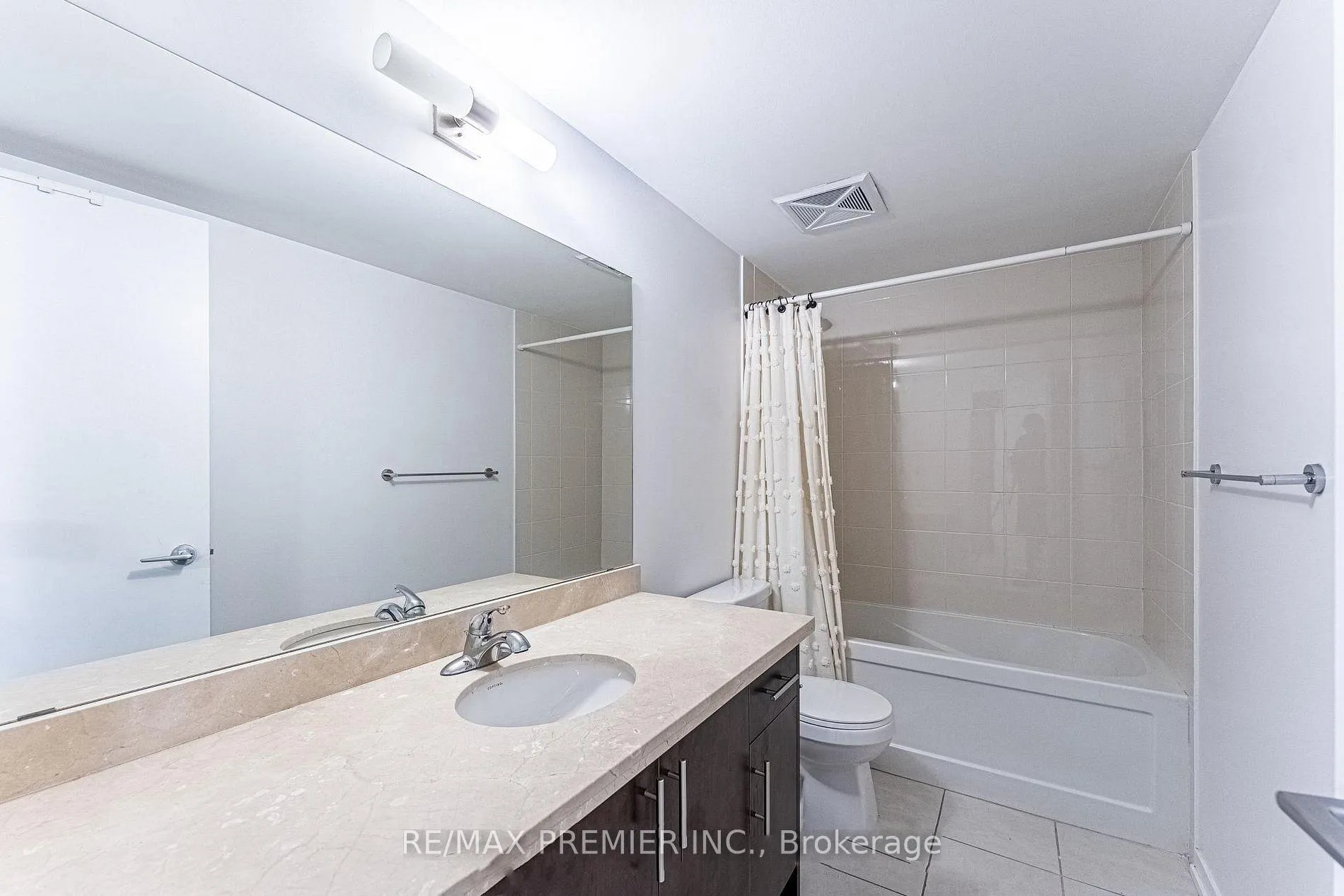 Photo 8 of Unit B02, 26 Bruce Street, Vaughan, East Woodbridge — HOMEH