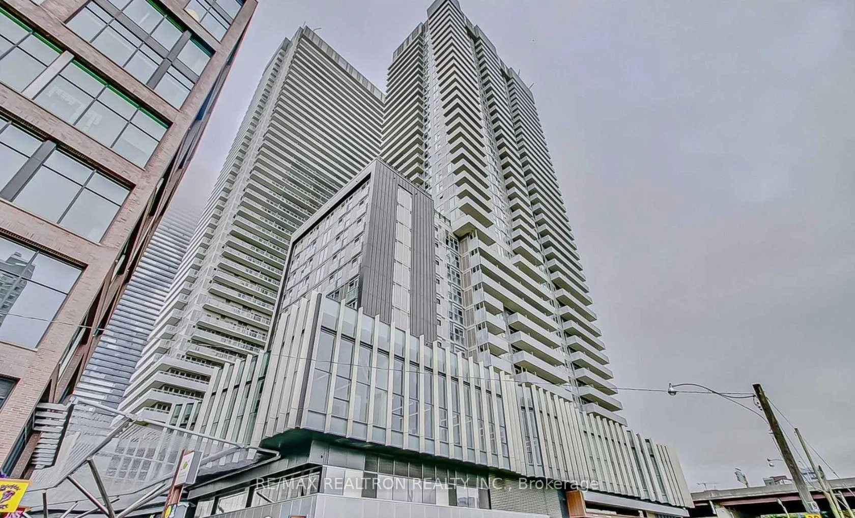 Front of Unit 616, 20 Richardson Street