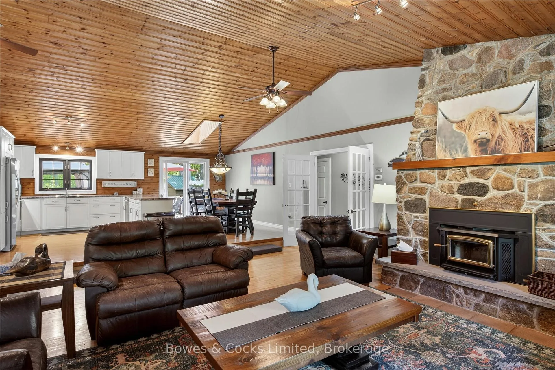 Photo 5 of 1 Graham Drive, Kawartha Lakes, Fenelon Falls — HOMEH