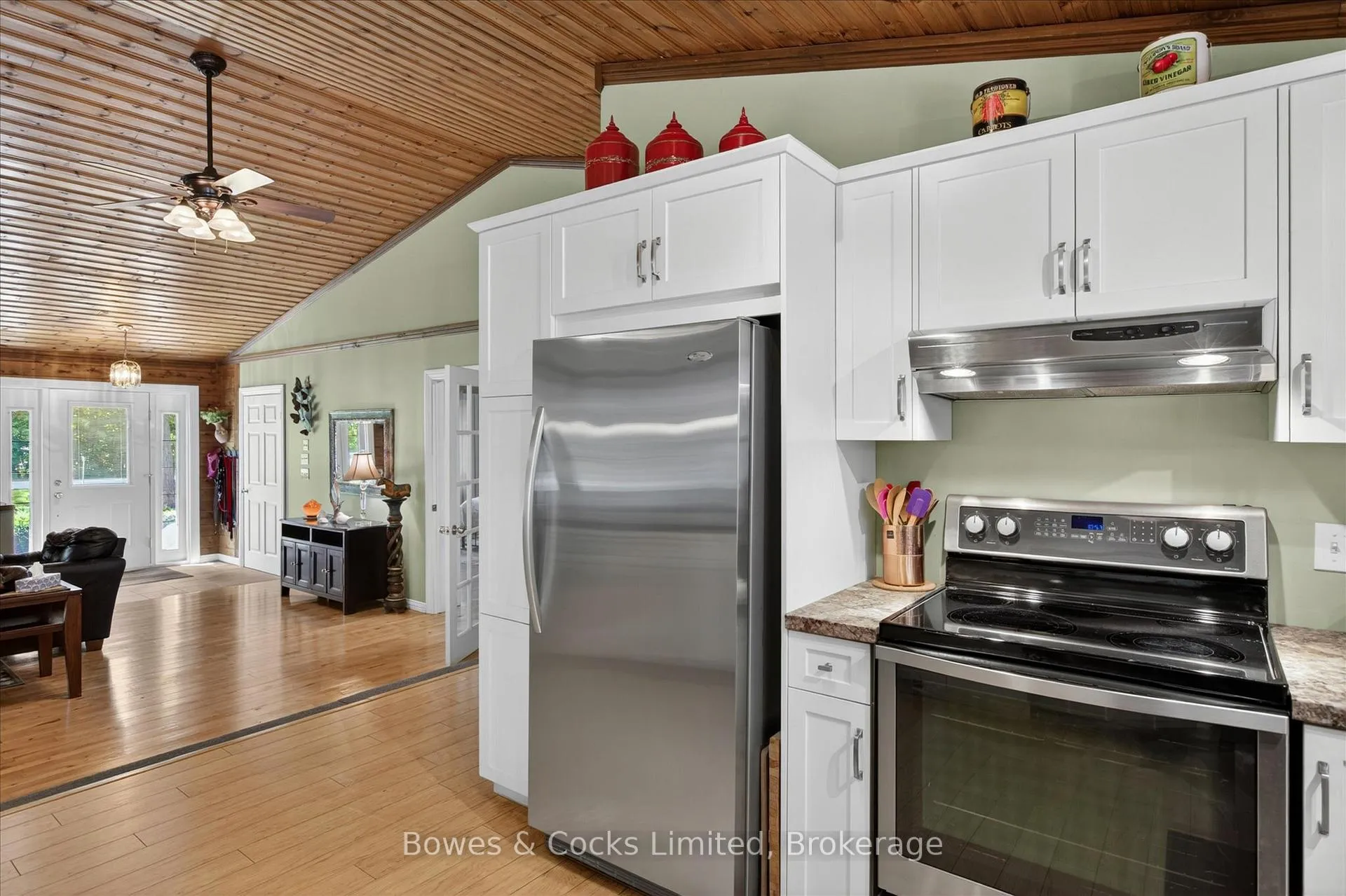 Photo 8 of 1 Graham Drive, Kawartha Lakes, Fenelon Falls — HOMEH