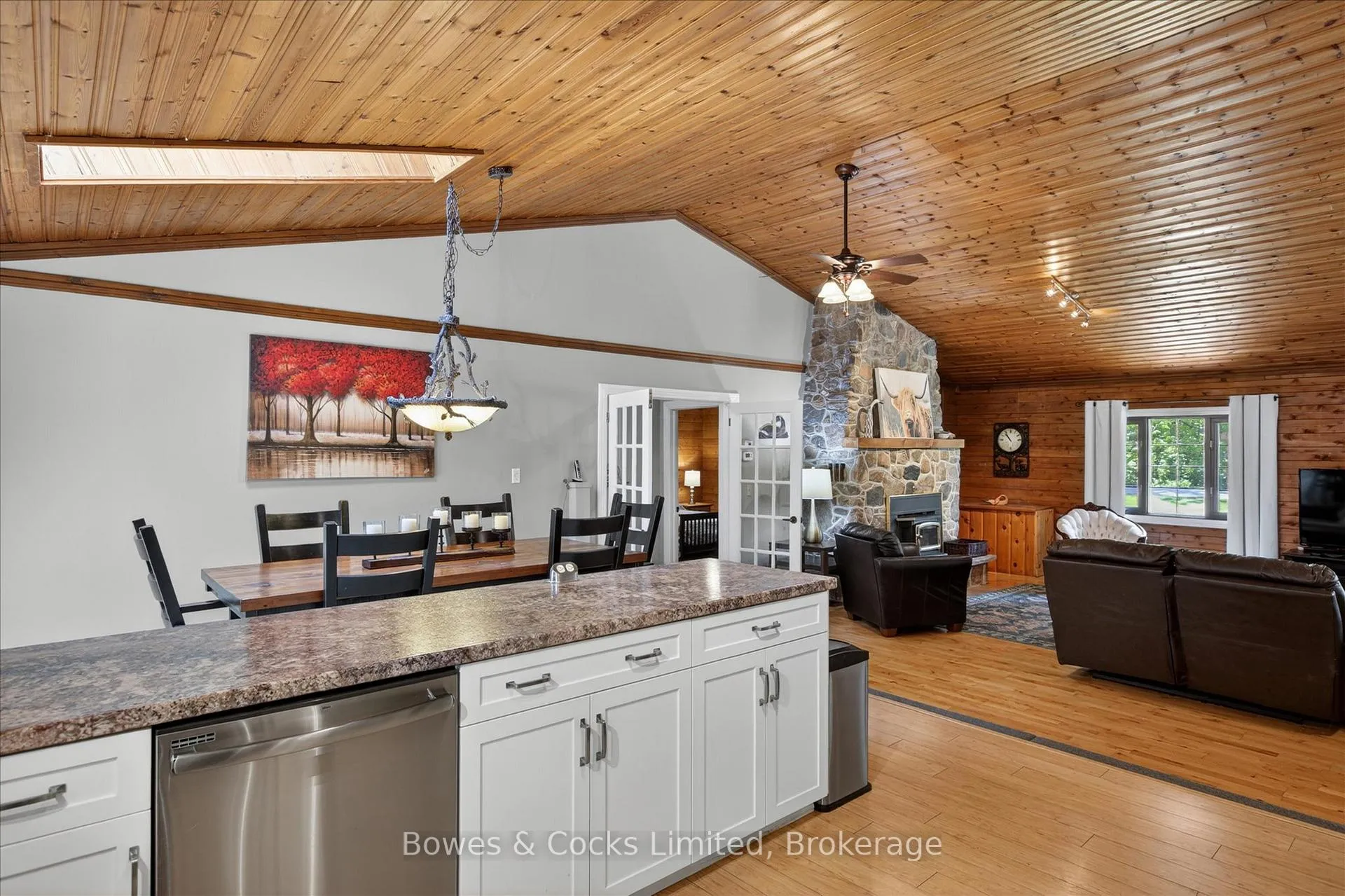 Photo 9 of 1 Graham Drive, Kawartha Lakes, Fenelon Falls — HOMEH