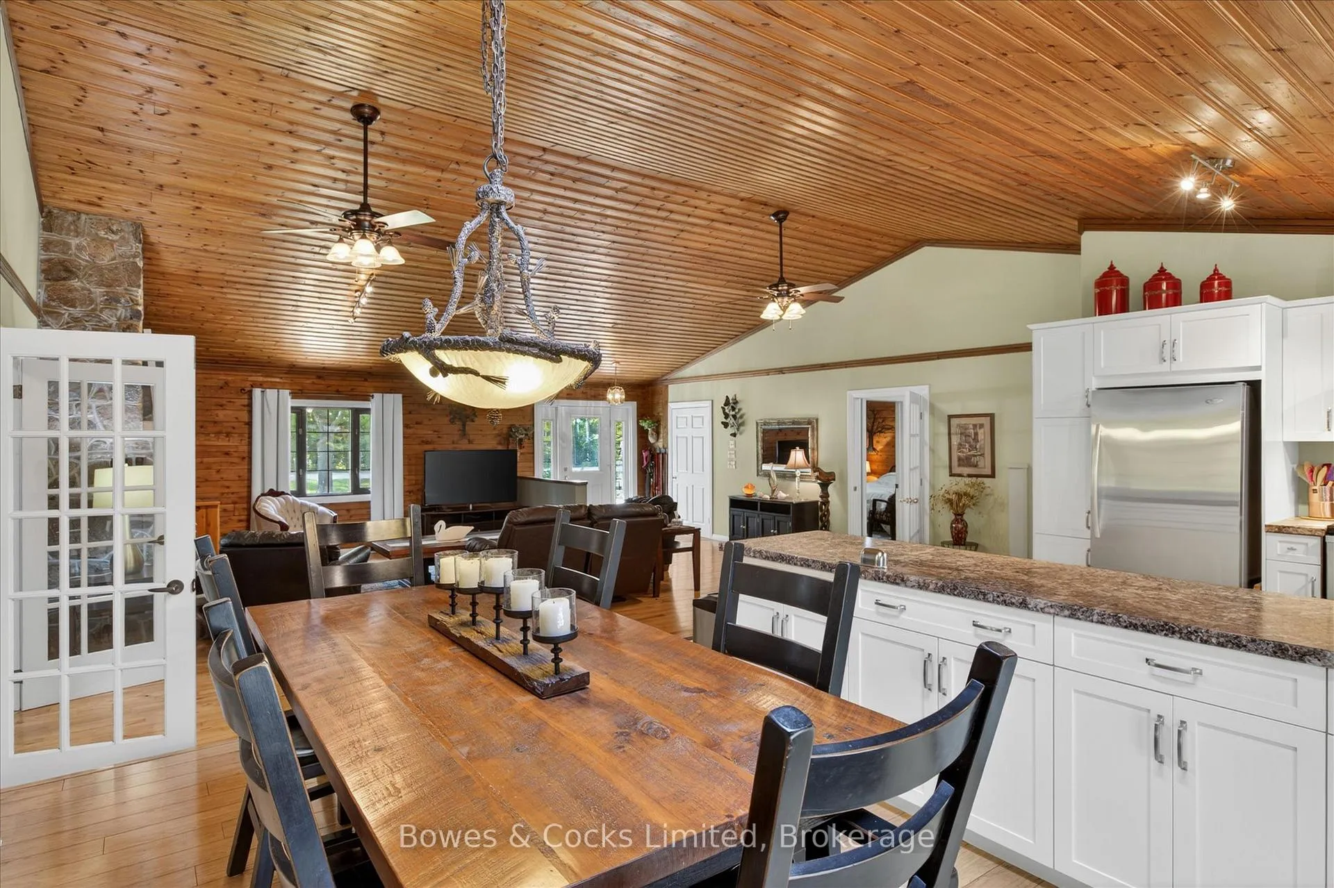 Photo 11 of 1 Graham Drive, Kawartha Lakes, Fenelon Falls — HOMEH
