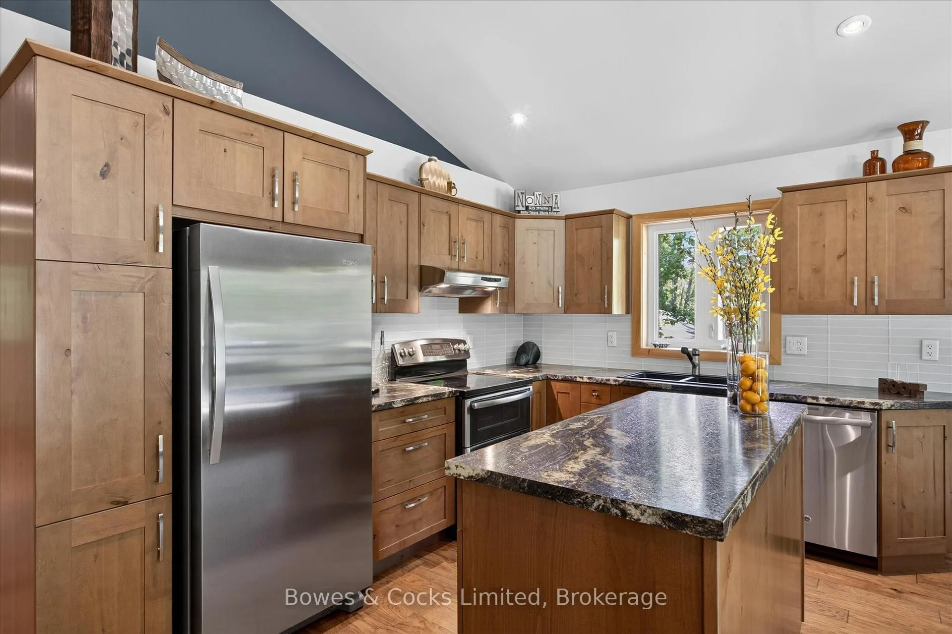 Photo 29 of 1 Graham Drive, Kawartha Lakes, Fenelon Falls — HOMEH