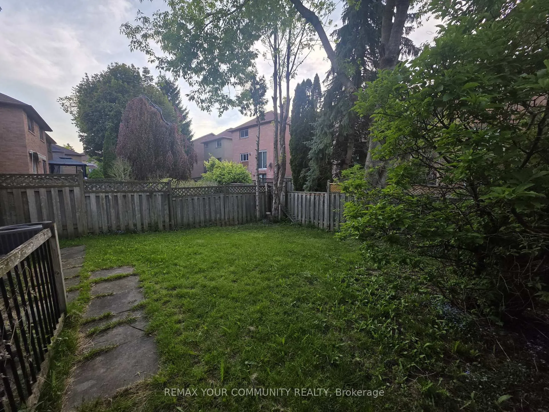 Photo 23 of 62 Deverill Crescent, Ajax, Central West — HOMEH