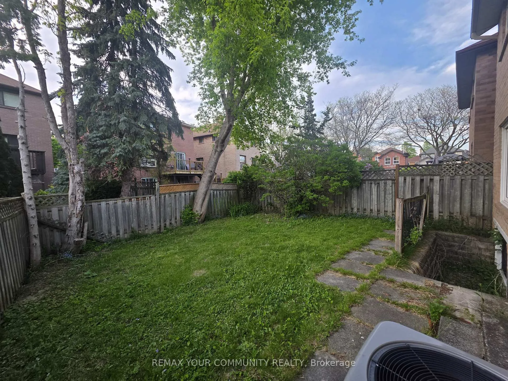 Photo 25 of 62 Deverill Crescent, Ajax, Central West — HOMEH