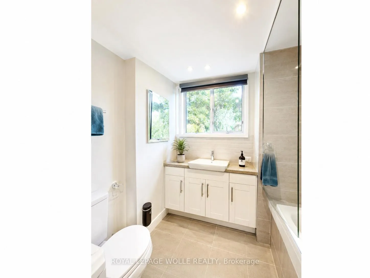 Photo 8 of Unit A, 489 East Avenue, Kitchener, King East — HOMEH