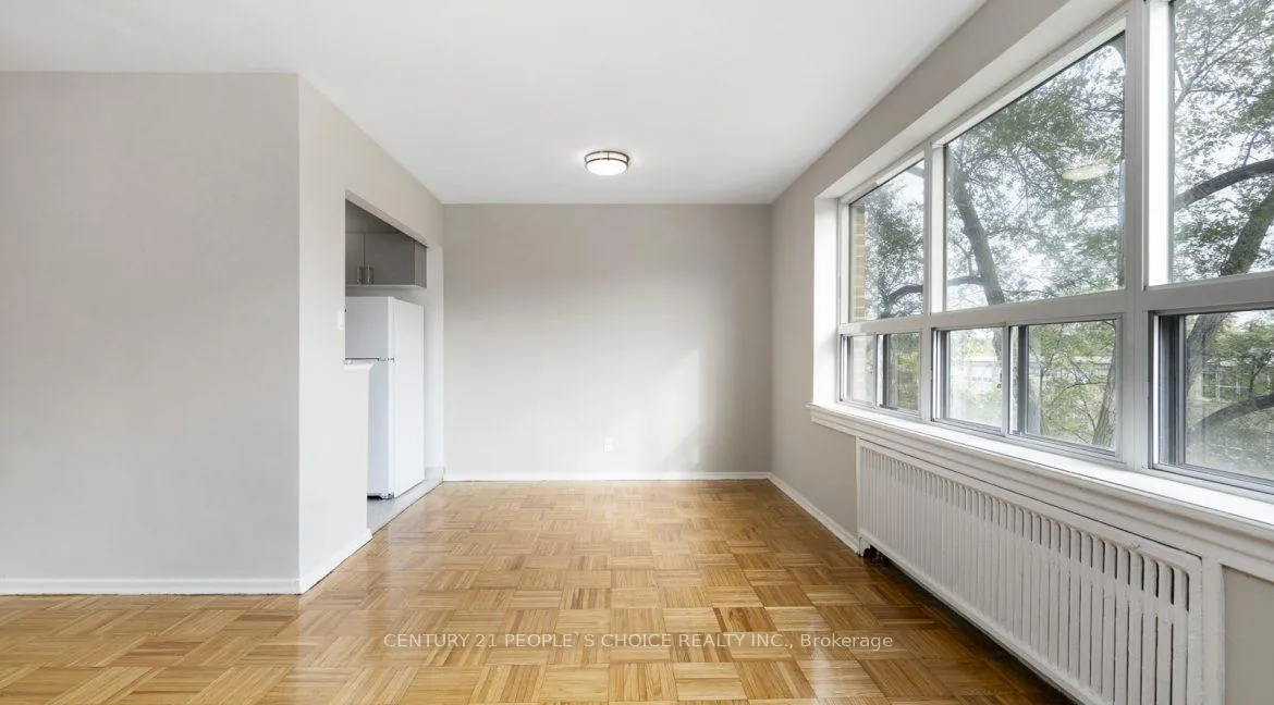Photo 5 of Unit 302, 183 Berry Road, Etobicoke, Stonegate-Queensway — HOMEH
