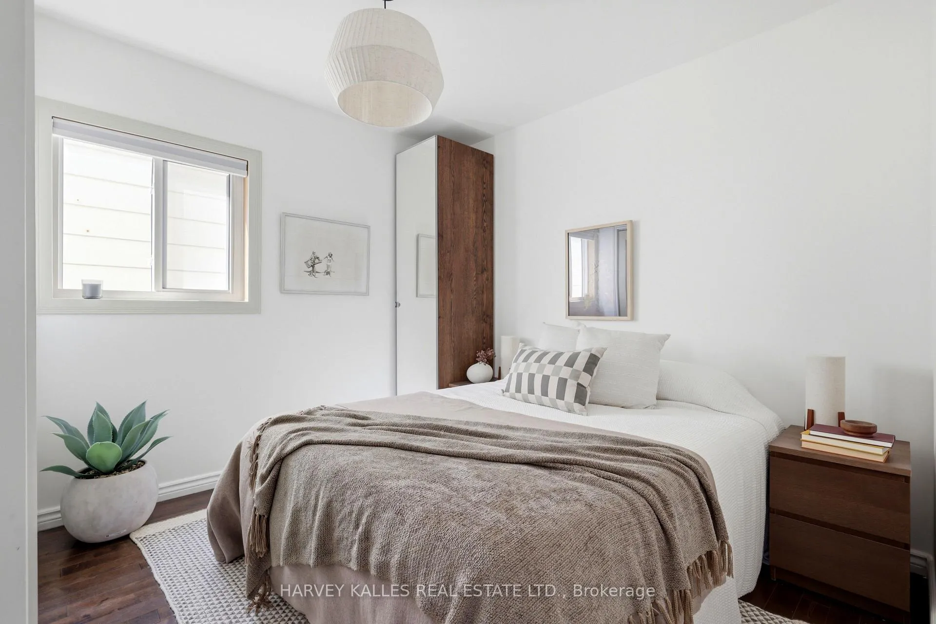 Photo 10 of 96 Ennerdale Road, Toronto, Caledonia-Fairbank — HOMEH