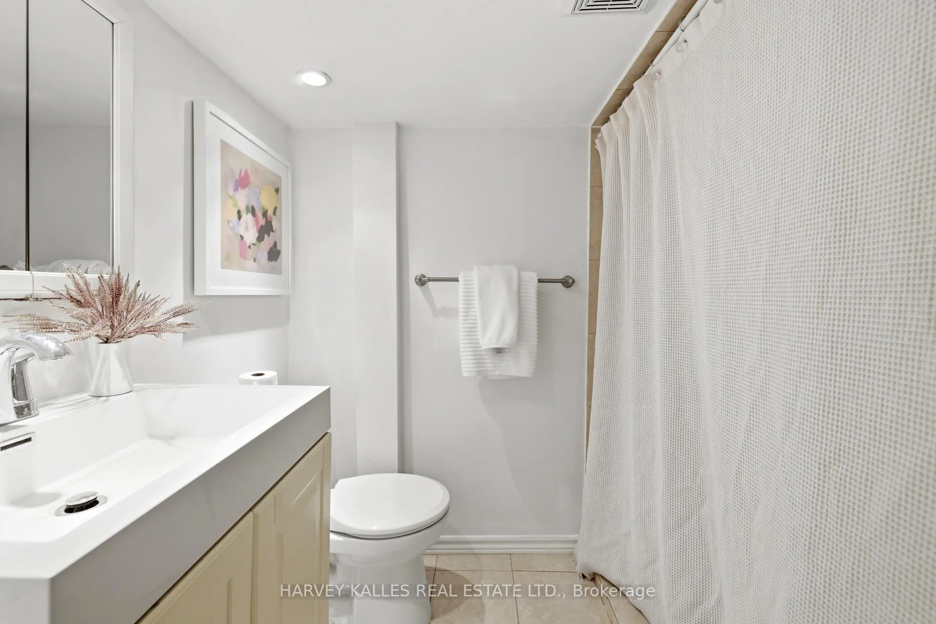 Photo 28 of 96 Ennerdale Road, Toronto, Caledonia-Fairbank — HOMEH