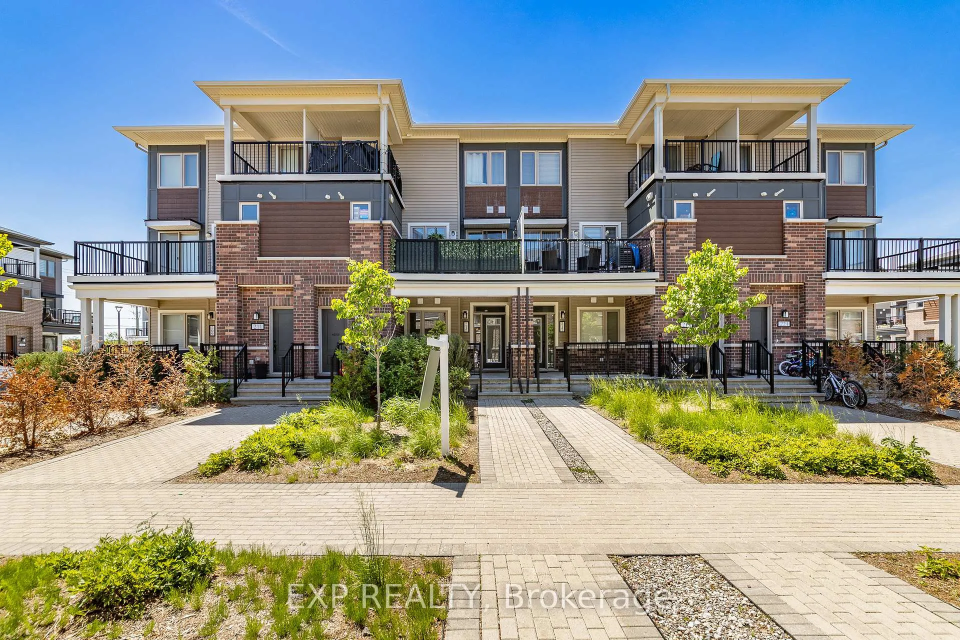 Photo 1 of 215 Lapland Private, Ottawa, Kanata - Emerald Meadows/Trailwest — HOMEH