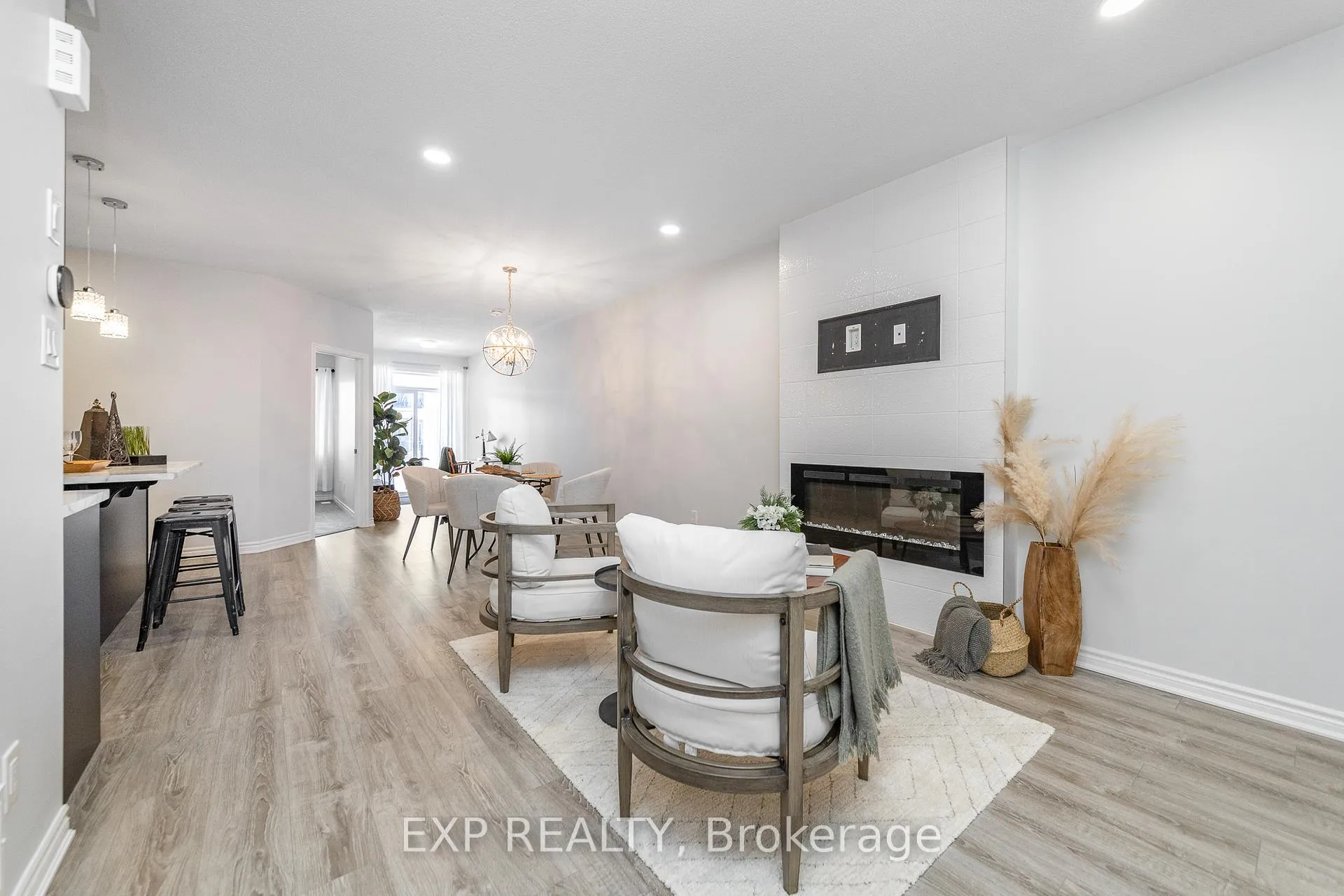Photo 5 of 215 Lapland Private, Ottawa, Kanata - Emerald Meadows/Trailwest — HOMEH