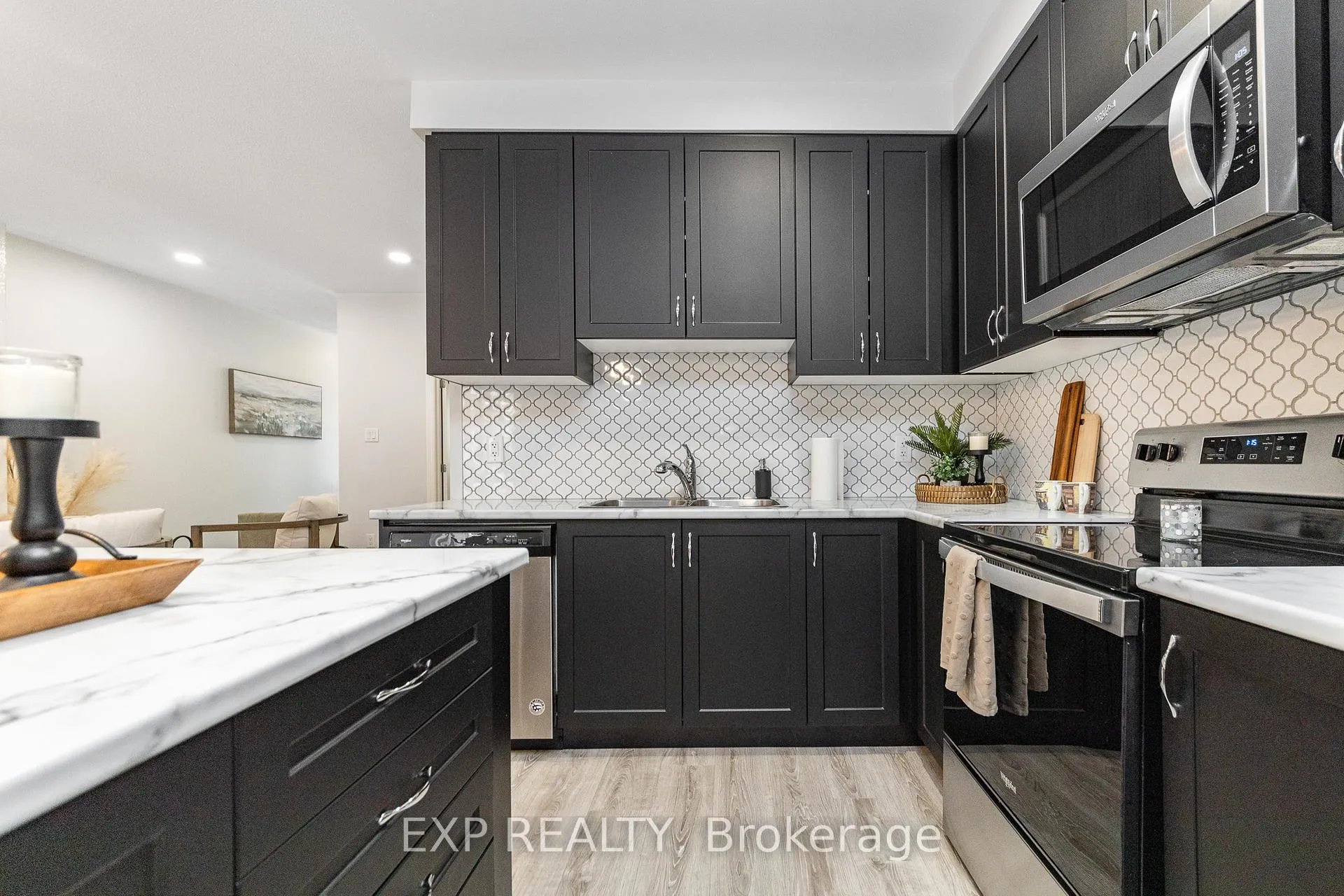 Photo 9 of 215 Lapland Private, Ottawa, Kanata - Emerald Meadows/Trailwest — HOMEH