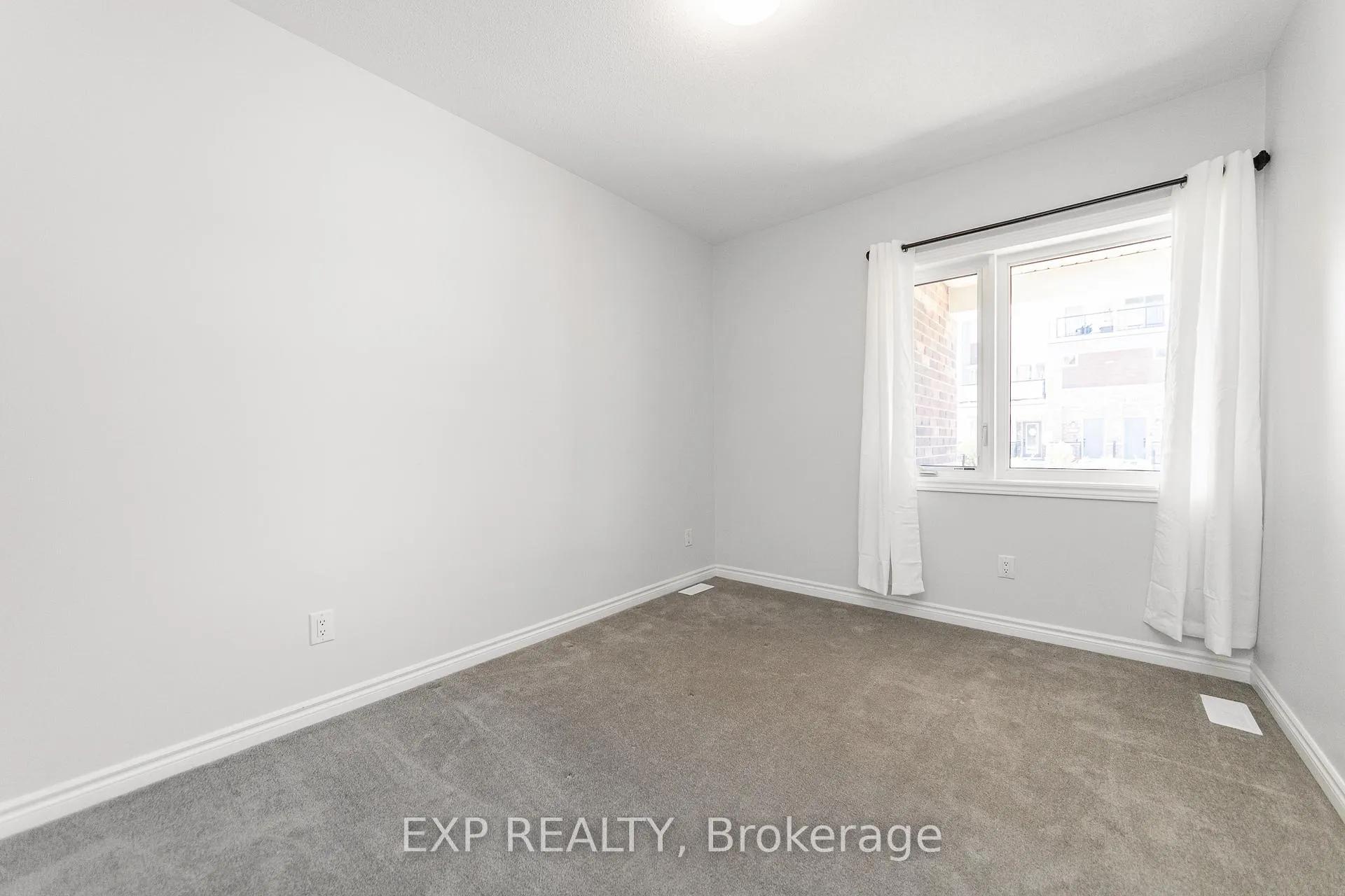 Photo 18 of 215 Lapland Private, Ottawa, Kanata - Emerald Meadows/Trailwest — HOMEH