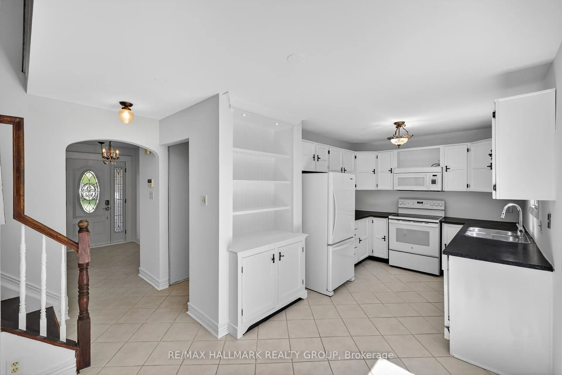 Photo 12 of 6202 Ravine Way, Ottawa, Convent Glen — HOMEH