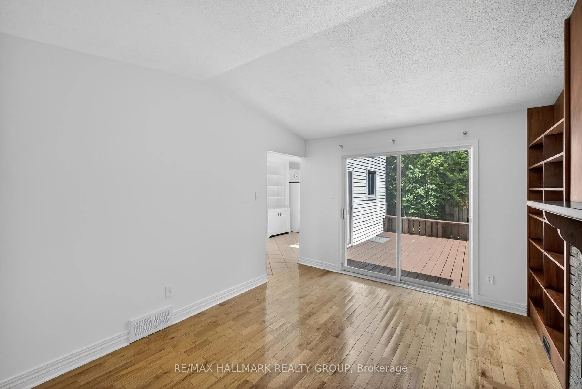 Photo 20 of 6202 Ravine Way, Ottawa, Convent Glen — HOMEH